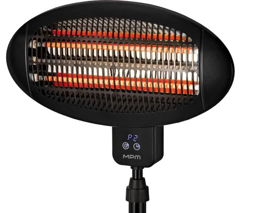 Czarny grzejnik elektryczny MPM. Ma owalny kształt z kratką. Widoczne elementy grzewcze. Stoi na czarnym słupie.