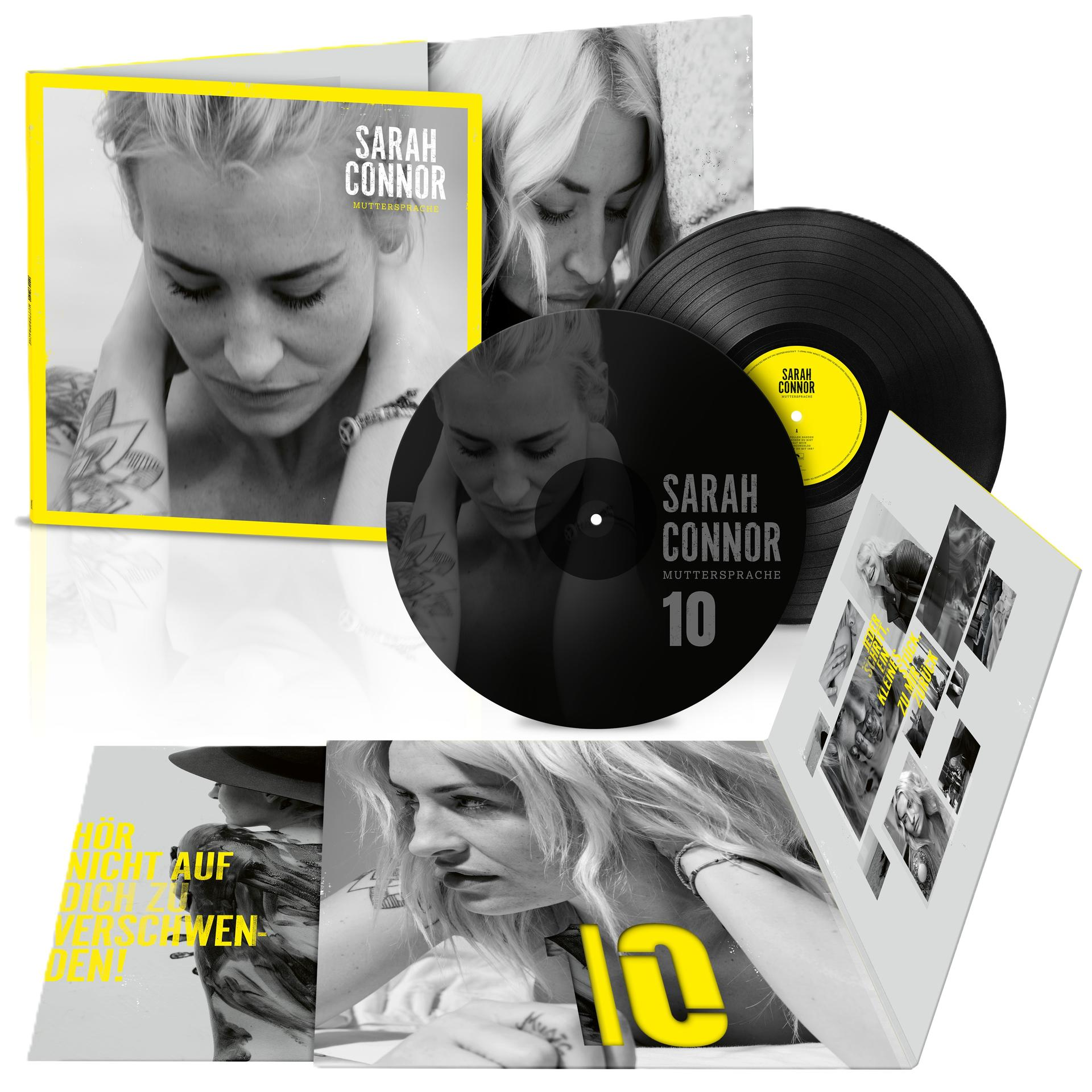 Albumcover mit Sarah Connor. Das Album enthält CD, Vinyl und Booklet. Schwarz-Weiß-Thema. Gelbe Akzente. Albumtitel: Muttersprache.