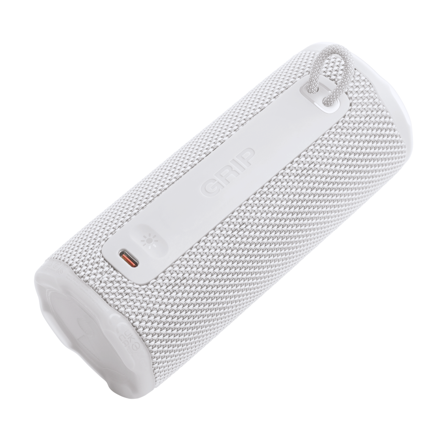 Een witte, cilindrische draagbare luidspreker met een stoffen mesh cover, een witte grip en een rode oplaadpoort, op een zwarte achtergrond.