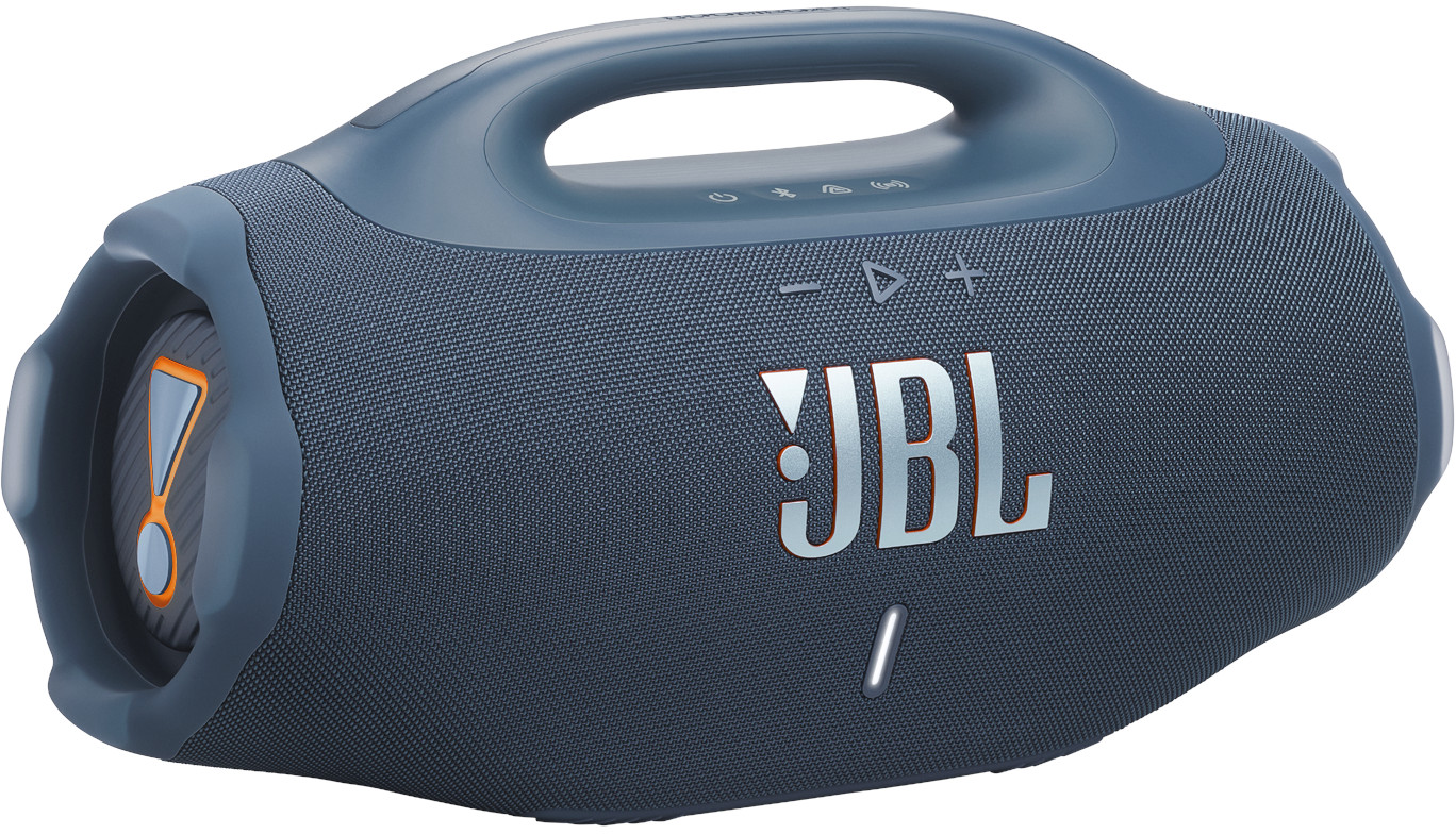 Ein blauer JBL-Lautsprecher mit Griff. Er hat das JBL-Logo und Steuertasten. Der Lautsprecher hat eine strukturierte Oberfläche.