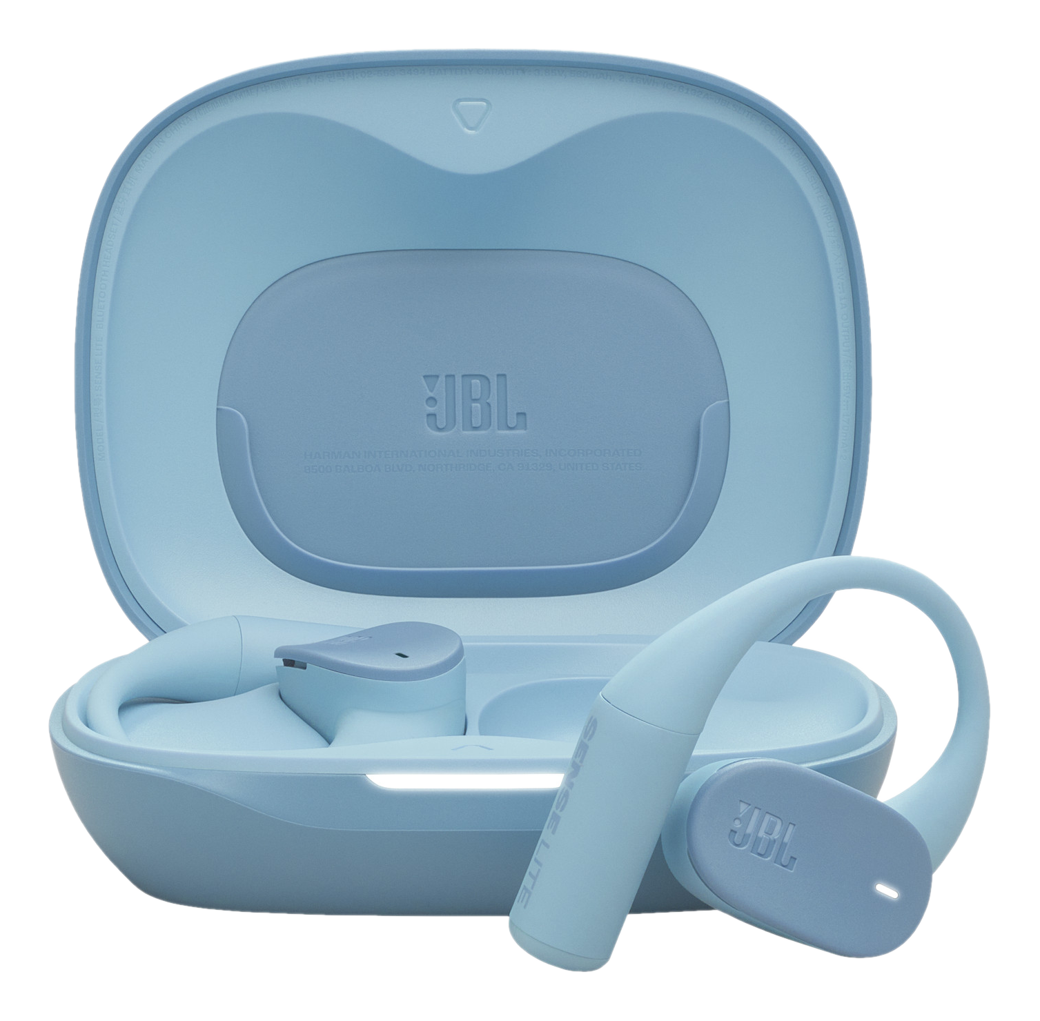 Ein hellblaues JBL-Kopfhörerset. Das Etui ist geöffnet und zeigt zwei Ohrhörer im Inneren. Ein Ohrhörer befindet sich außerhalb des Etuis.