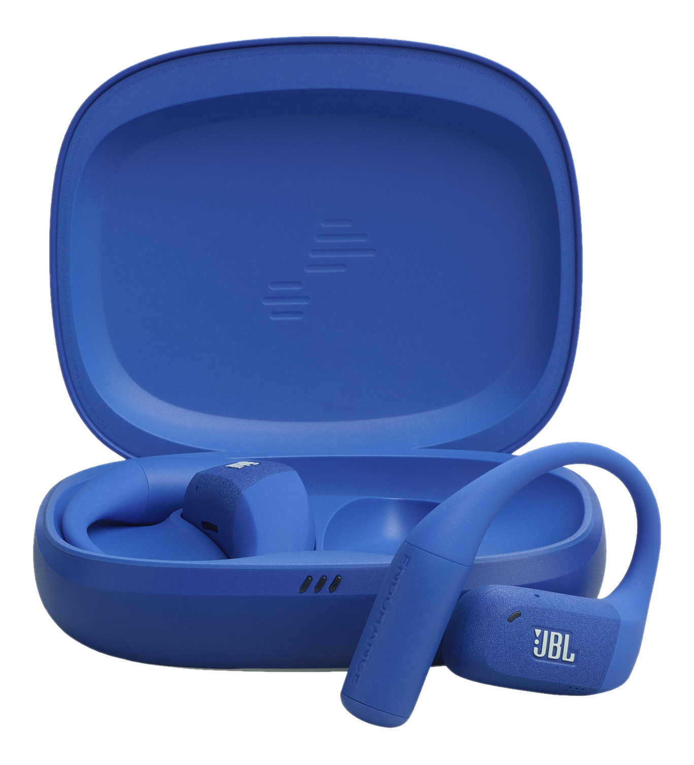 Blaue JBL Endurance Ohrhörer und Ladecase auf schwarzem Hintergrund. Das Case ist offen, ein Ohrhörer ist draußen.