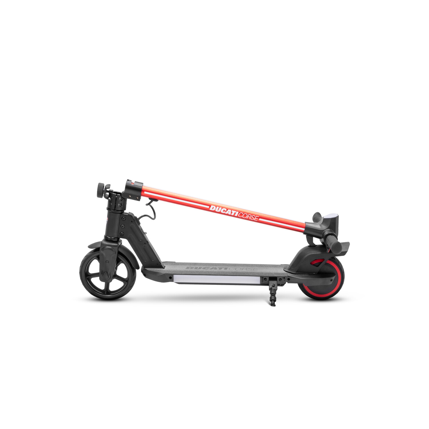 Zwarte en rode elektrische scooter op een witte achtergrond. De scooter heeft de tekst "DUCATI CORSE".