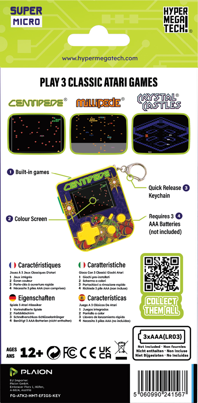 Un emballage de produit affiche une console de jeu portable avec trois jeux Atari classiques, un porte-clés et des piles AAA.