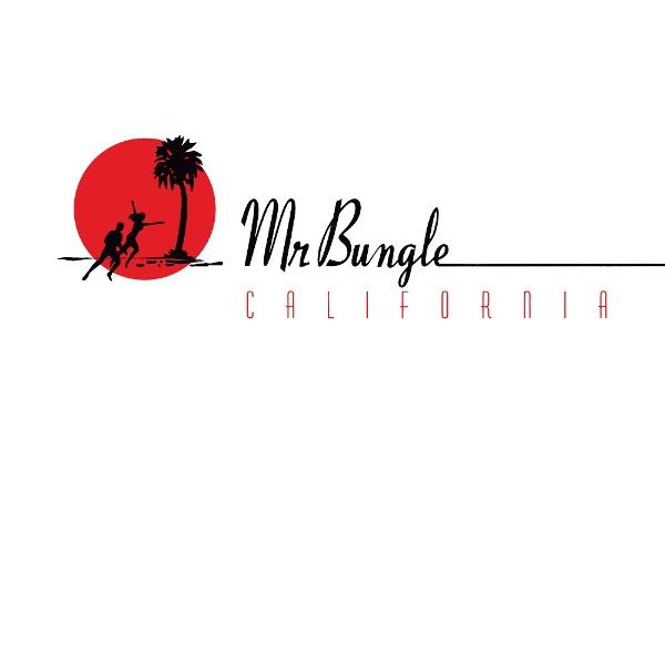 Logo mit roter Sonne, Palmen, Tänzern und dem Text "Mr Bungle California" in Schwarz und Rot auf weißem Hintergrund.