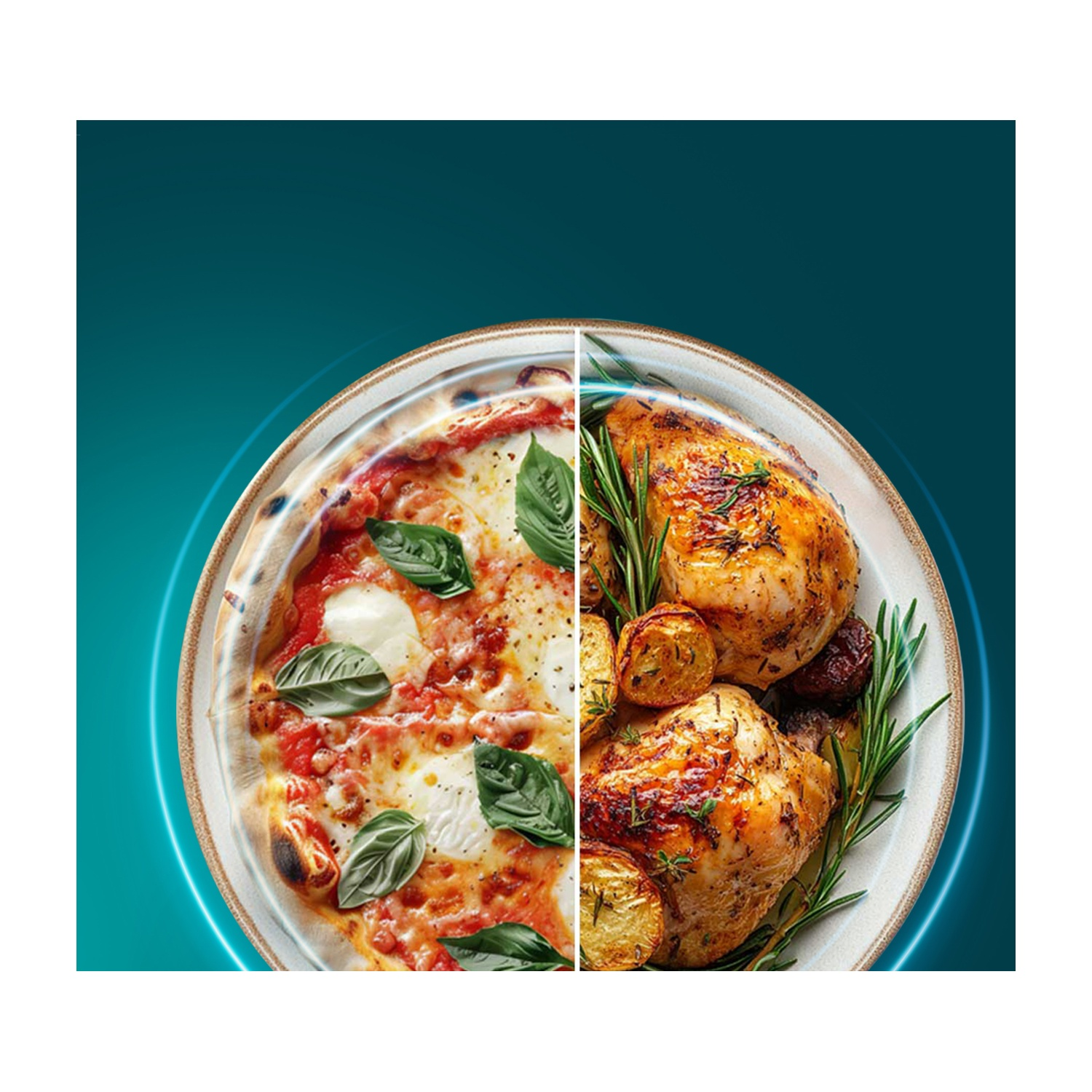 Un piatto con pizza e pollo arrosto. La pizza ha basilico. Il pollo ha rosmarino e patate. Sfondo blu.