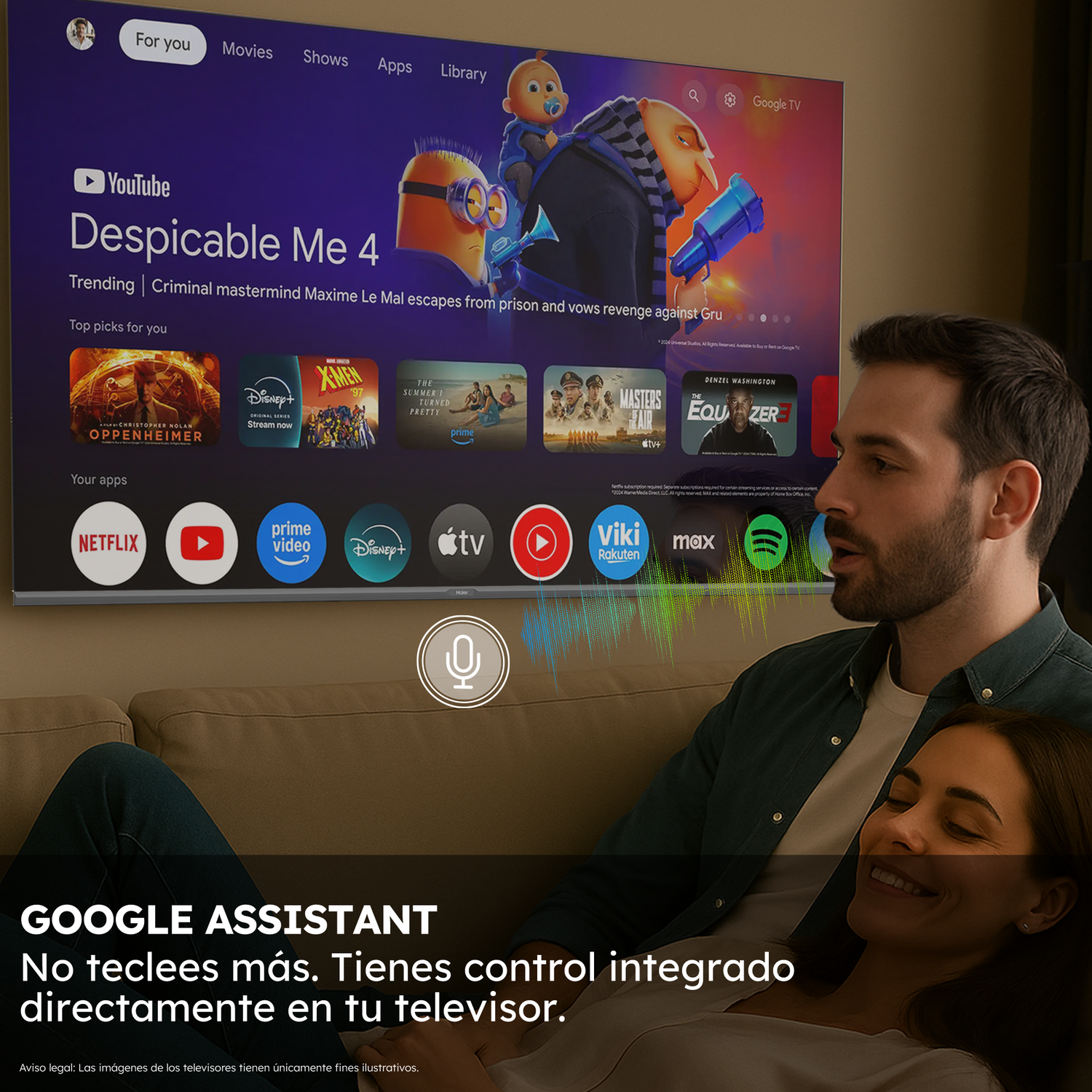 Hombre controla el televisor con la voz usando Google Assistant. Control integrado sin necesidad de mando.