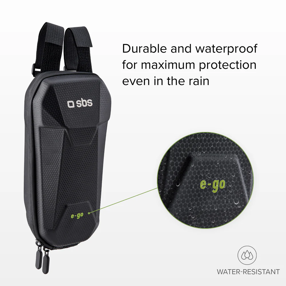 Schwarze, wasserdichte e-go-Tasche mit sbs-Logo, Riemen und Reißverschluss. Text: Langlebig und wasserdicht für maximalen Schutz.