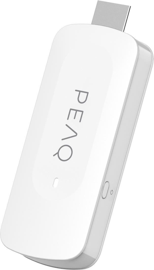 Un appareil rectangulaire blanc avec un connecteur USB-C argenté. L'appareil porte le mot "PEAQ" et un bouton. Le fond est blanc.