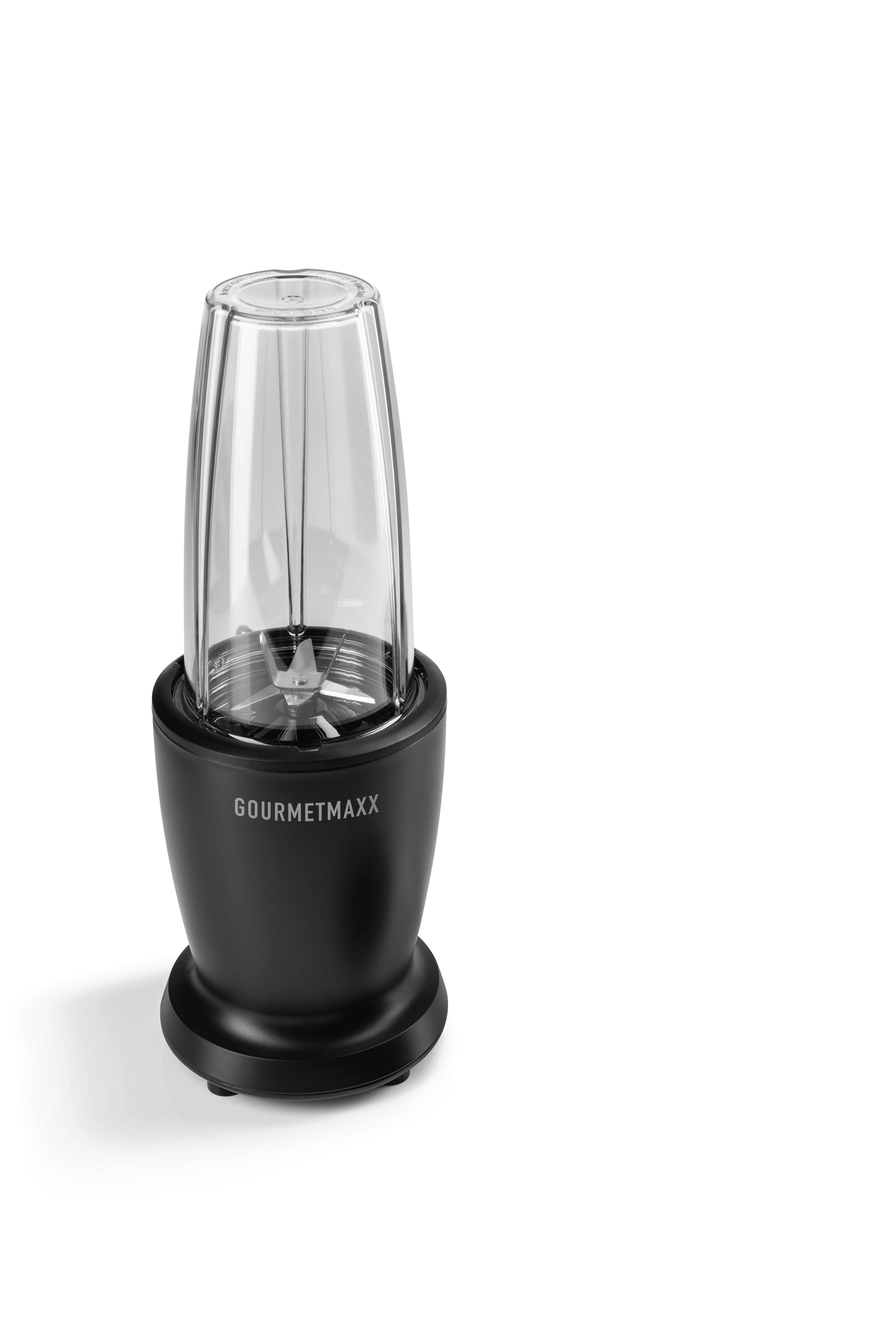 Ein schwarzer Mixer mit einem durchsichtigen Becher auf weißem Hintergrund. Der Markenname 'GOURMETMAXX' ist sichtbar.