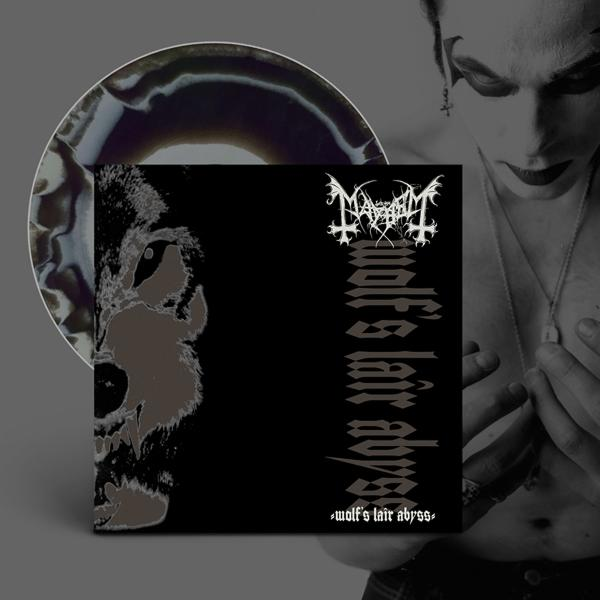 A Mayhem 'Wolf's Lair Abyss' albumborítója, farkas képpel, fekete háttérrel és sötét sminkes személlyel.