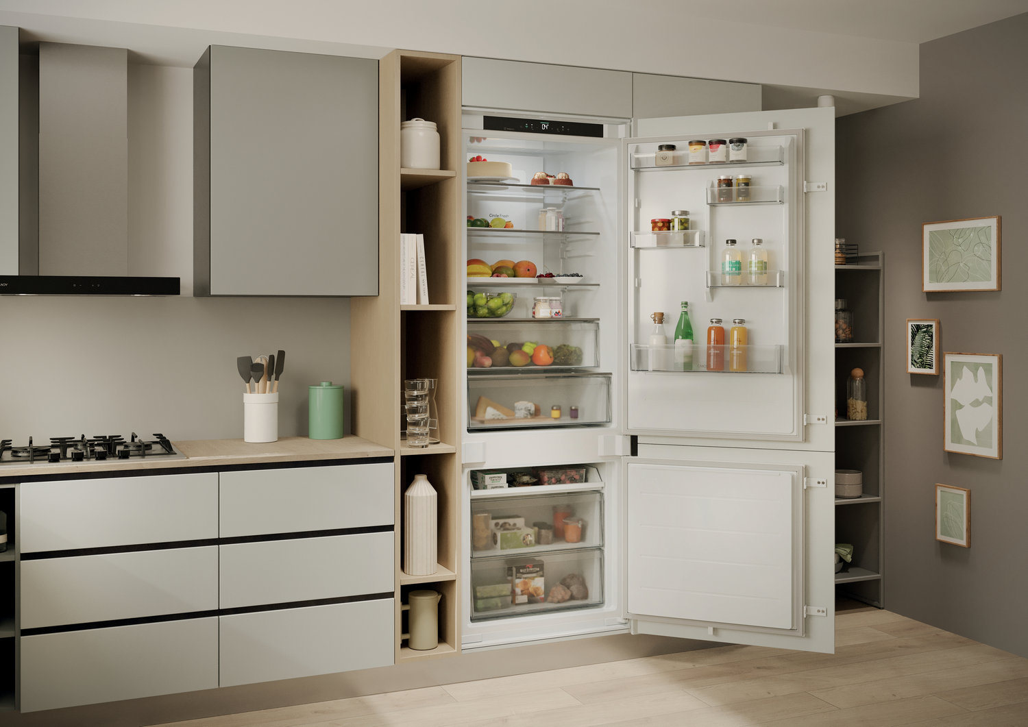 Refrigerador abierto en una cocina. Se ven frutas, verduras y varios alimentos. Diseño moderno de cocina.