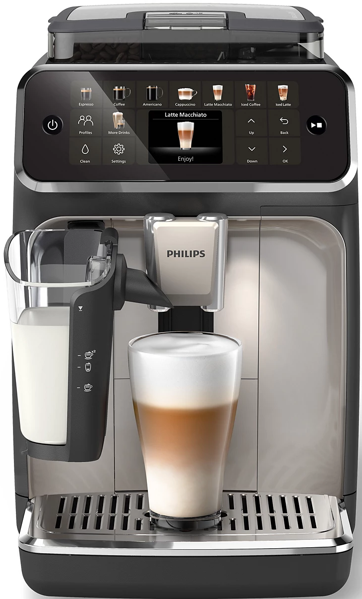 Une machine à café Philips faisant du Latte Macchiato. Comprend un écran avec des options de boissons et un verre de café en couches.