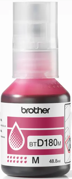 Eine magenta Brother Tintenflasche mit weißem Deckel. Das Etikett zeigt 'BTD180M', 'M' und '48,8ml'. Die Flasche enthält hauptsächlich magenta Tinte.