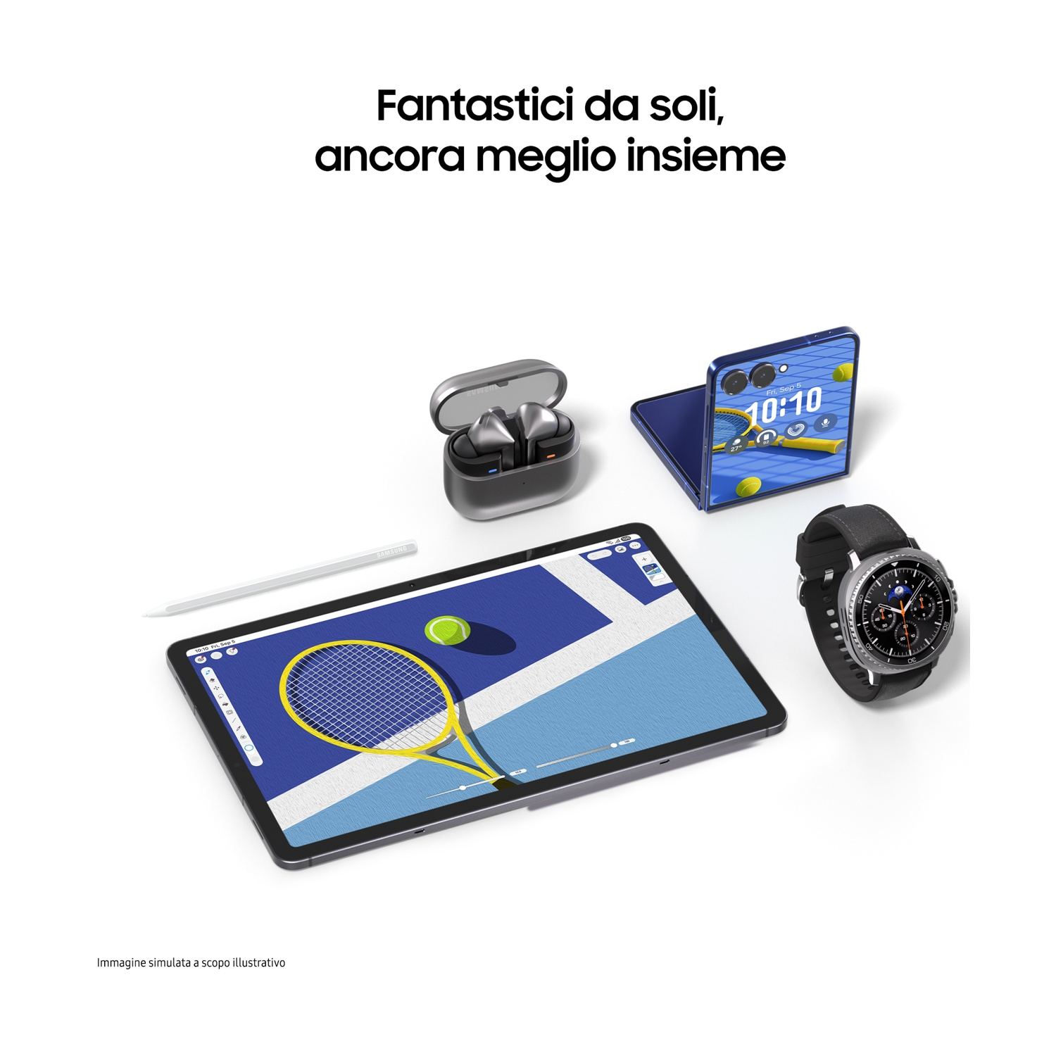 Immagine con gadget tecnologici: auricolari, telefono pieghevole, tablet con stilo e smartwatch. Telefono e tablet mostrano un campo da tennis.
