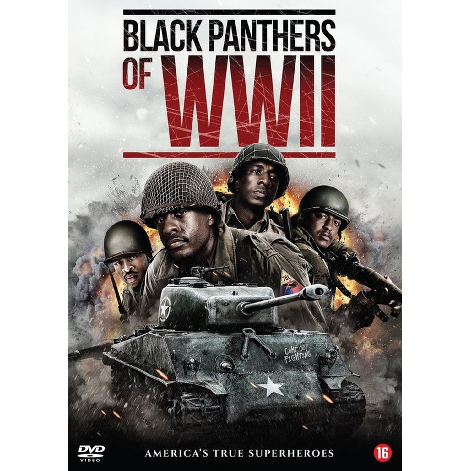Filmaffiche: Black Panthers of WWII. Soldaten met helmen voor een tank. Tekst omvat "America's True Superheroes" en "DVD Video".