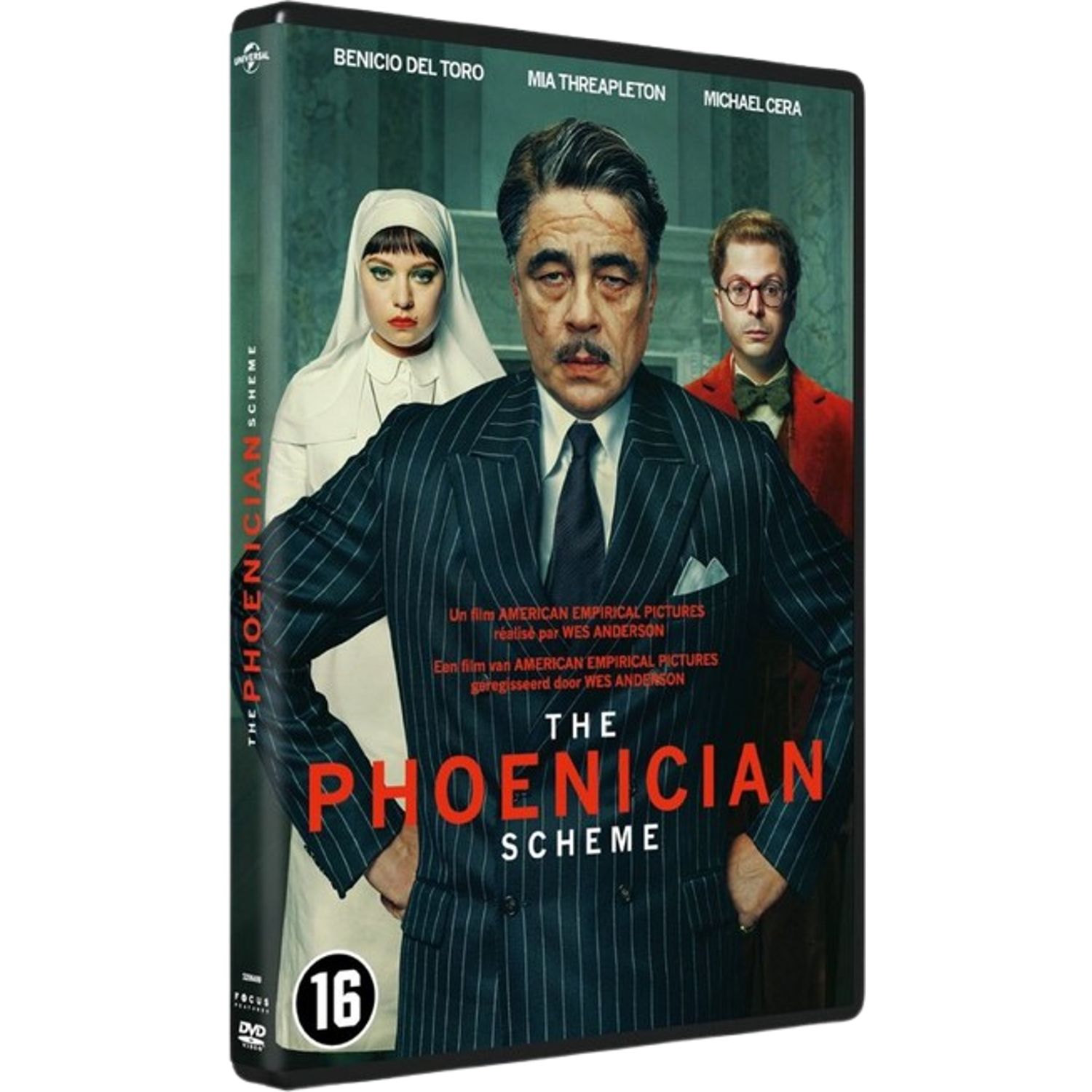 Couverture DVD de 'The Phoenician Scheme'. Benicio Del Toro, Mia Threapleton et Michael Cera. Le titre est en rouge et blanc.