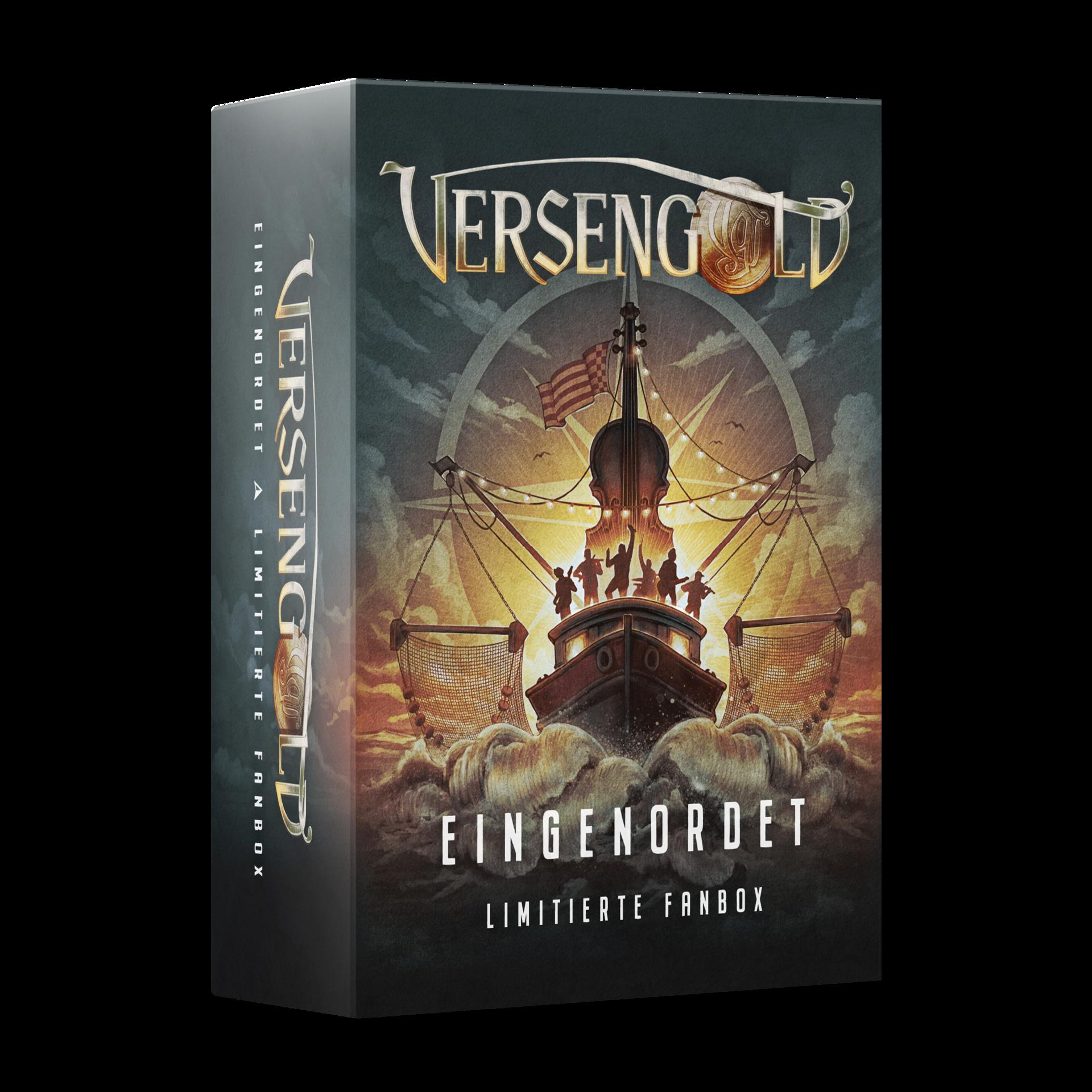 Box-Art für 'Versengold'. Ein Schiff mit Geigenmast segelt auf Wellen. Crew an Deck unter bewölktem Himmel. Der Text 'Eingénordet'.