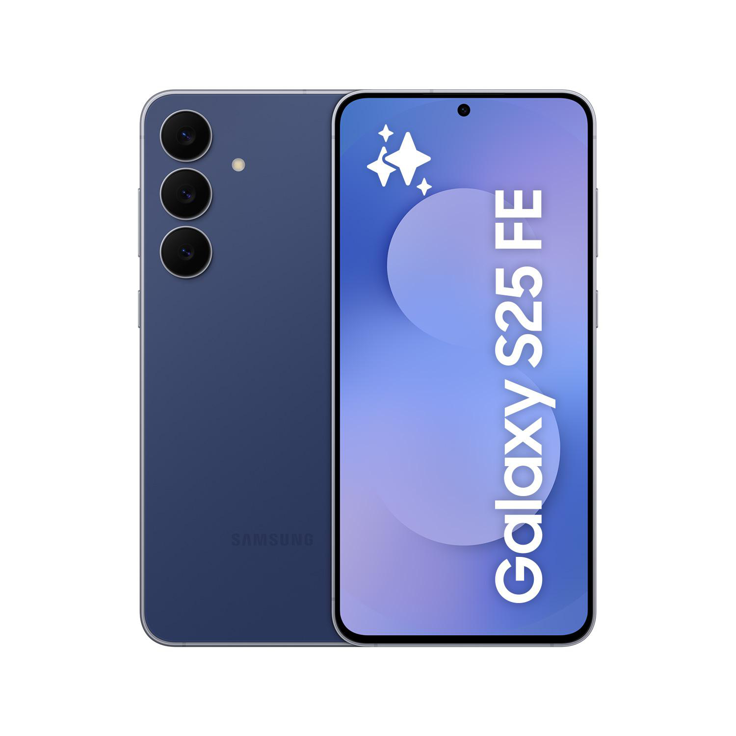 Ein blaues Samsung Galaxy S25 FE Telefon mit drei Kameras. Auf dem Bildschirm steht der Name des Telefons. Weißer Hintergrund.