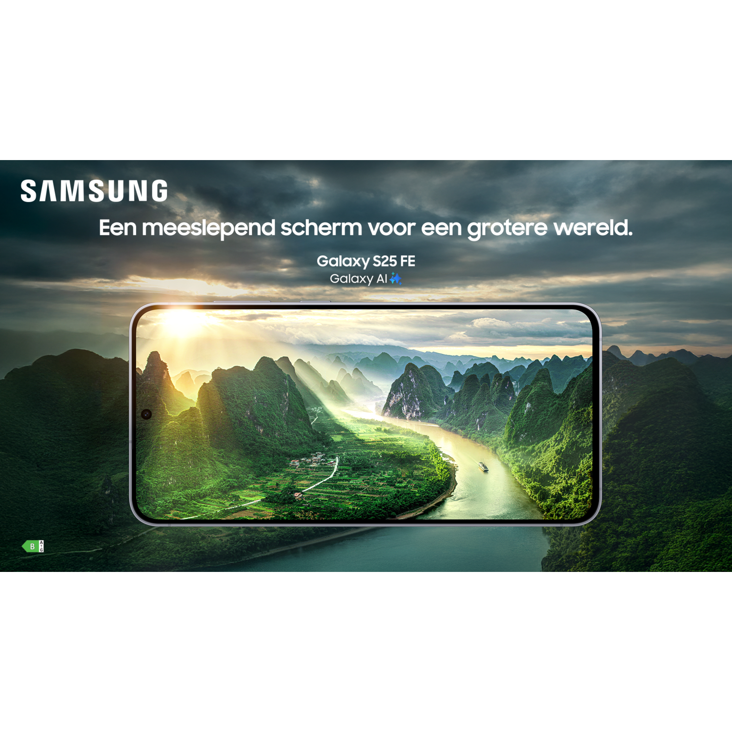 Samsung telefoon met een landschap van bergen, rivier en zonlicht. De telefoon staat centraal.