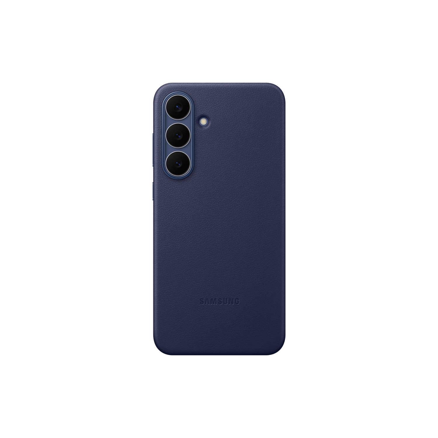 Een marineblauwe telefoonhoes met drie cameralenzen en een flitser. Het heeft een getextureerd oppervlak en het Samsung-logo is zichtbaar.