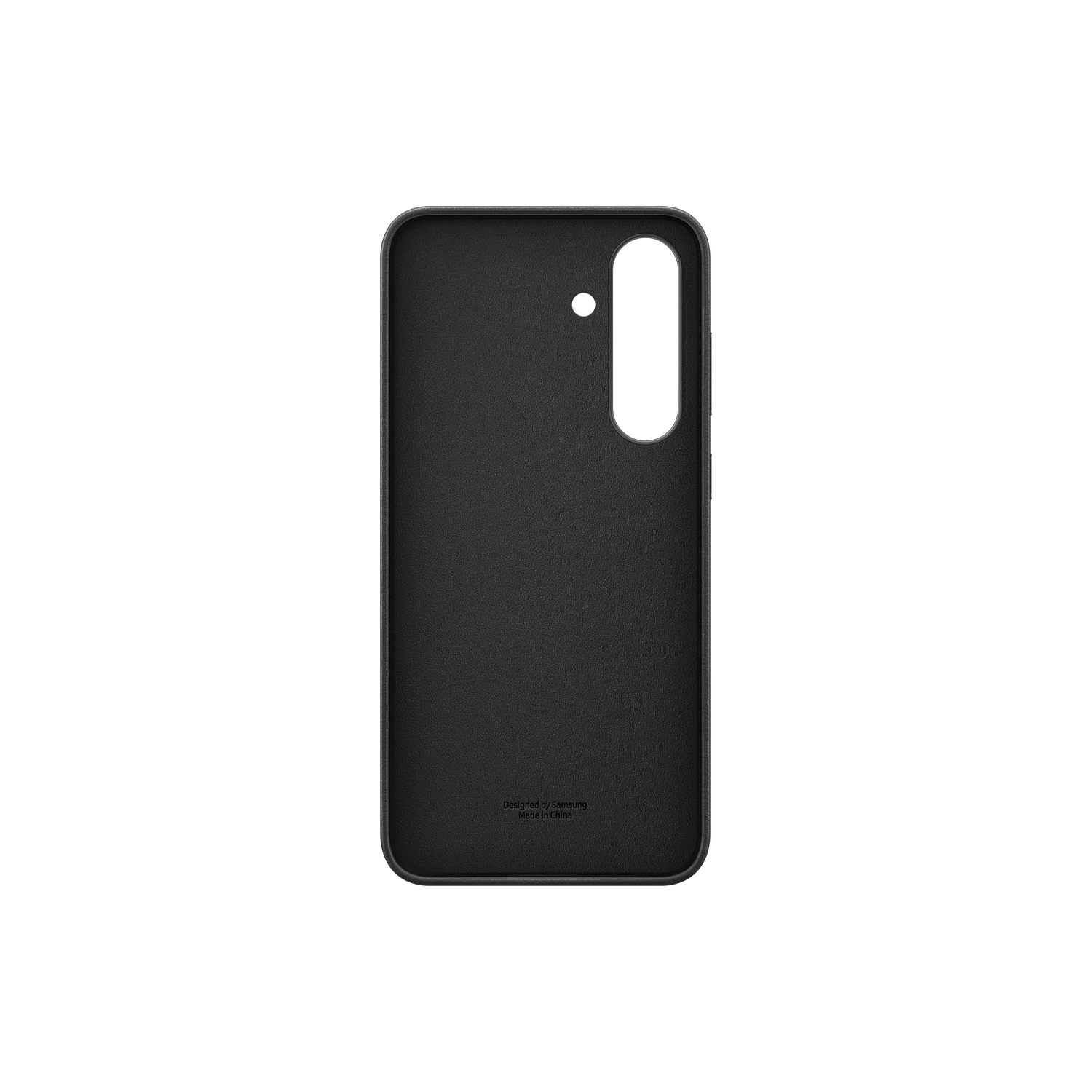 Zwarte telefoonhoes. Het heeft een uitsparing voor de camera en de woorden "Designed by Samsung Made in China" onderaan.