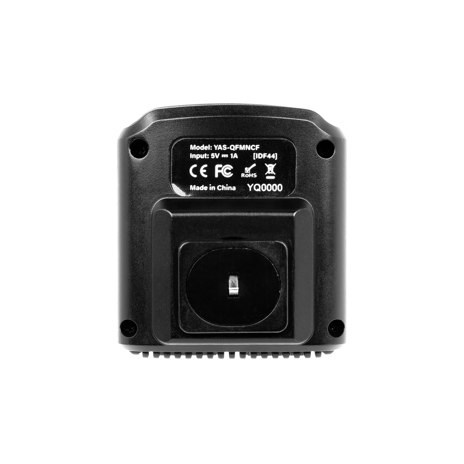 Un appareil électronique noir avec du texte incluant modèle, entrée, CE, FC, ROHS et Made in China. Il a une base carrée et une prise circulaire.