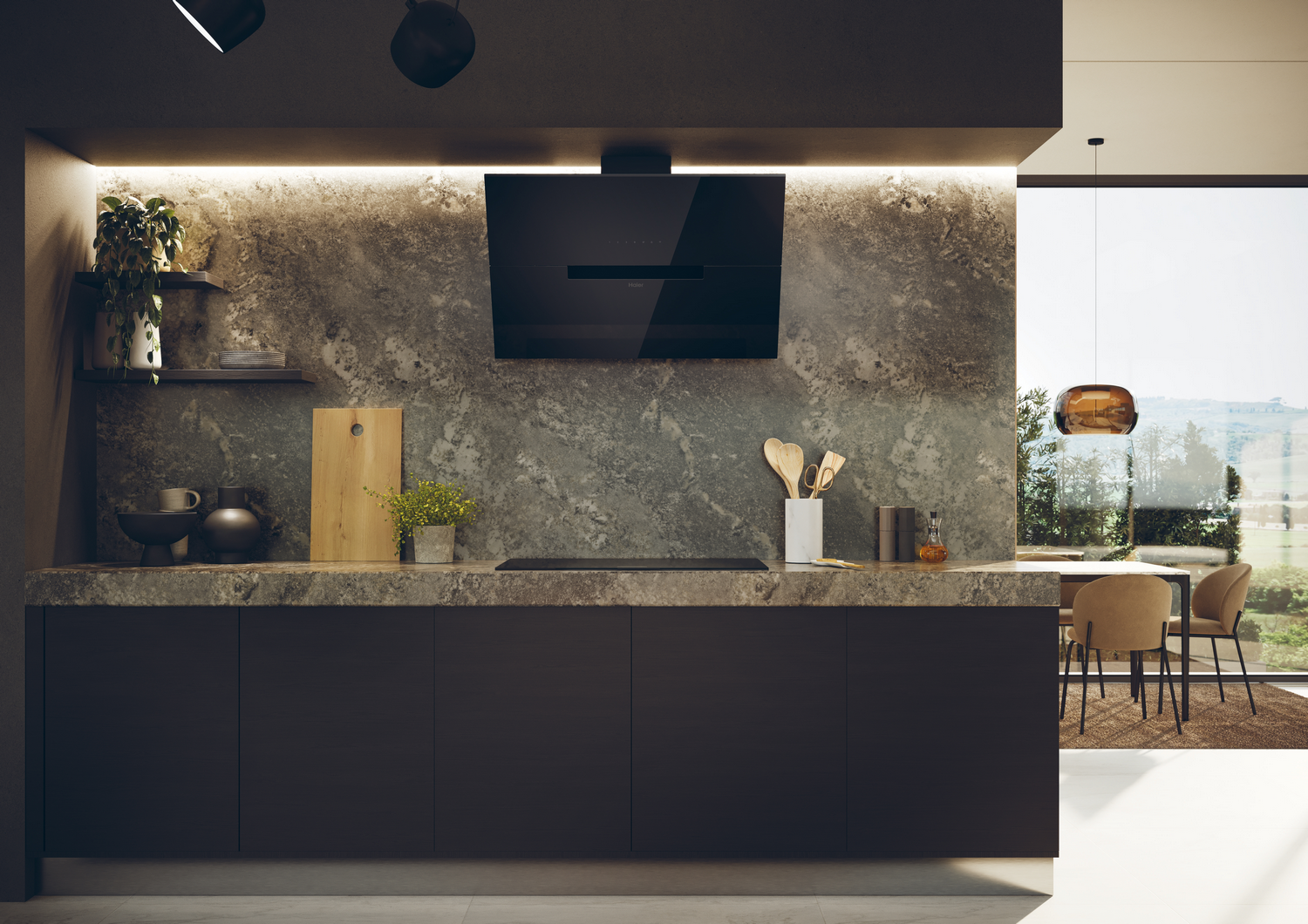 Cocina moderna con gabinetes negros, encimeras de mármol y una campana extractora negra. Incluye utensilios de madera, plantas y vista a la ventana.