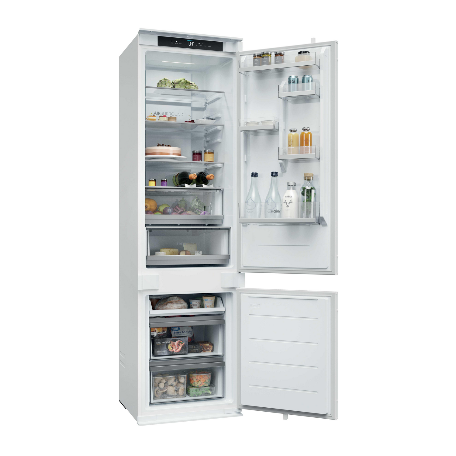 Refrigerador blanco abierto, lleno de alimentos y bebidas. Incluye estantes, cajones y un compartimento congelador. Varios artículos son visibles.