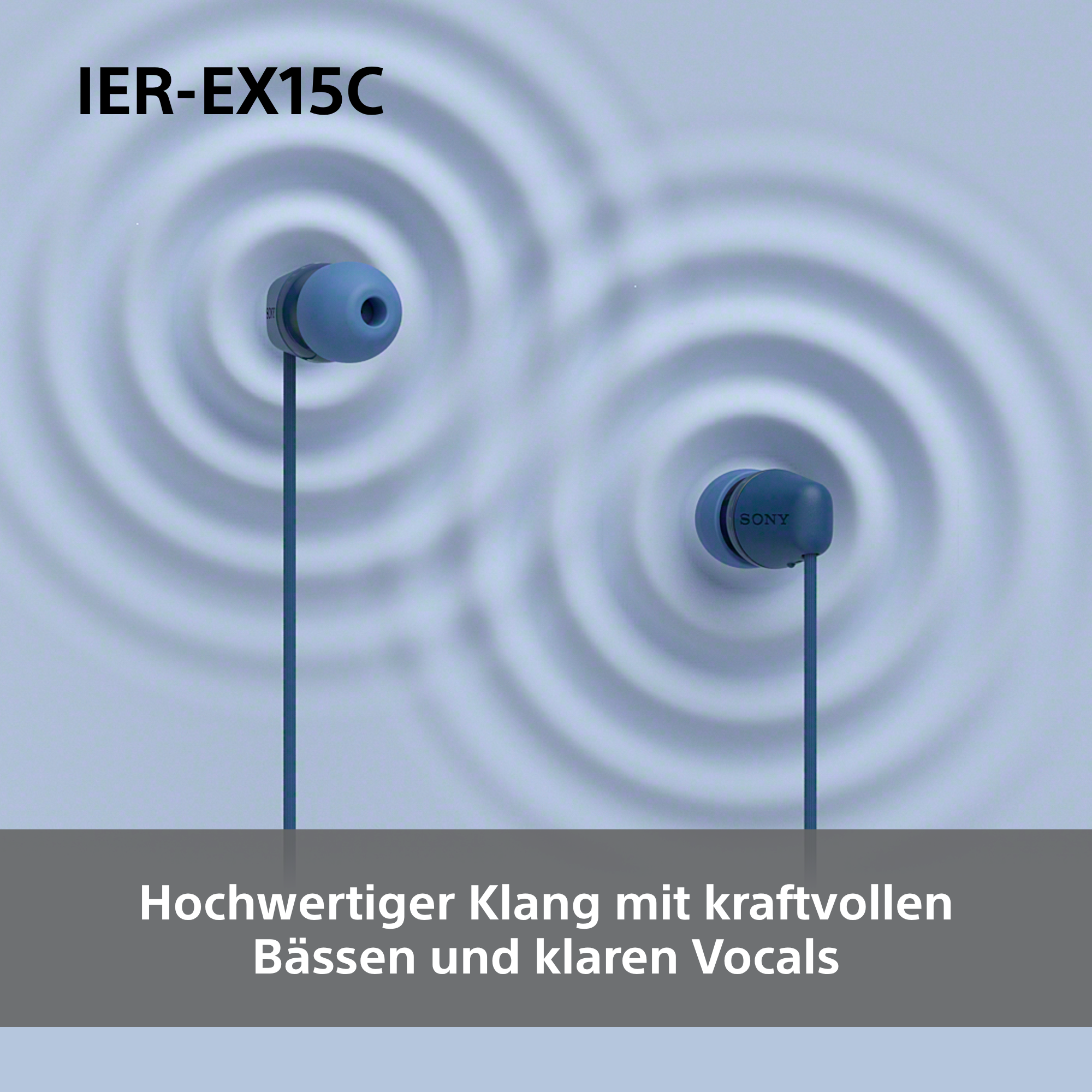 Zwei blaue Sony-Ohrhörer mit Kabeln vor blauem Hintergrund mit Wellenmustern. Text: IER-EX15C und Hochwertiger Klang...