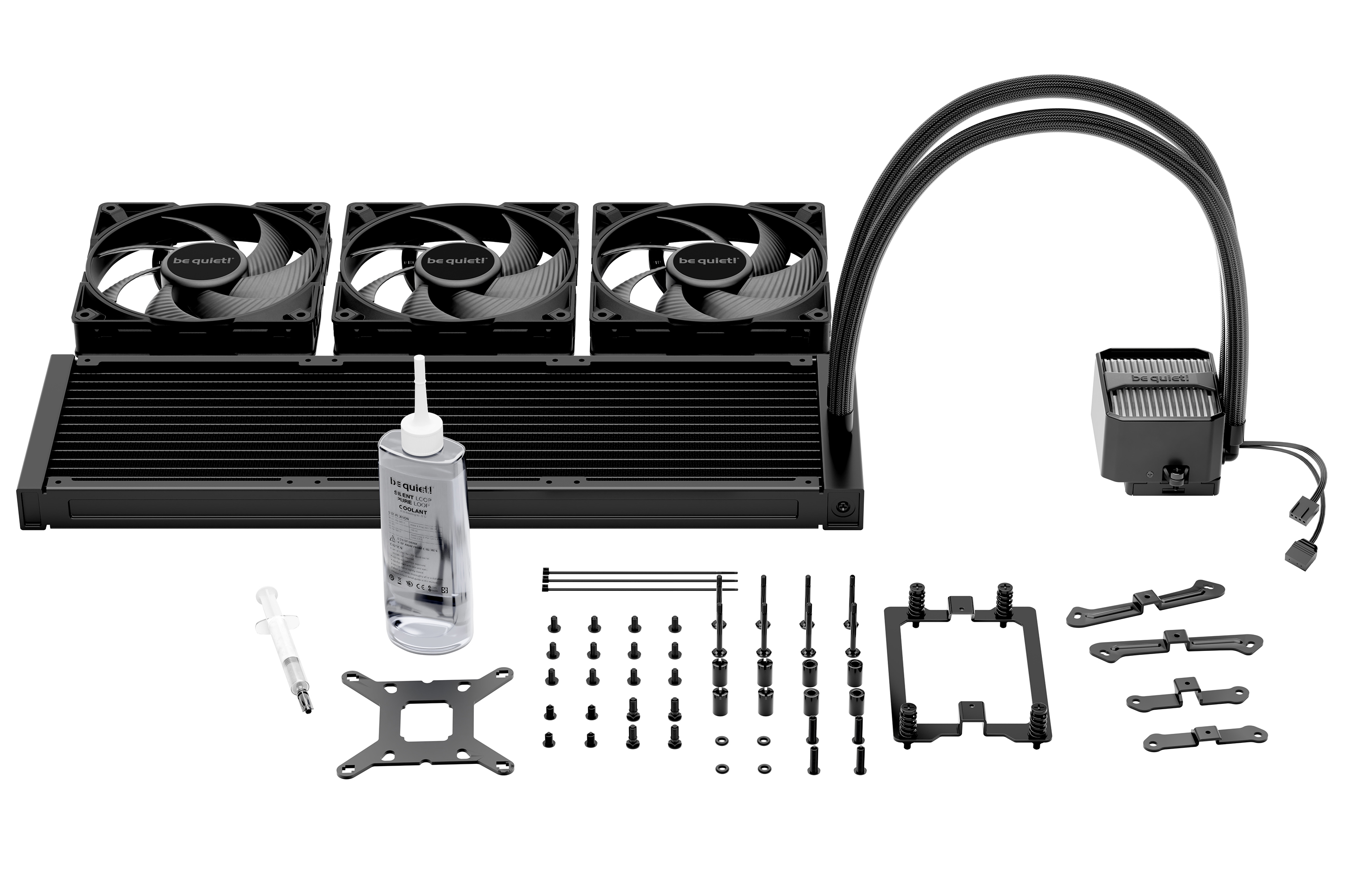 Ein schwarzes Flüssigkeitskühler-Kit für Computer. Enthält Lüfter, Kühler, Schläuche und diverses Montagematerial.