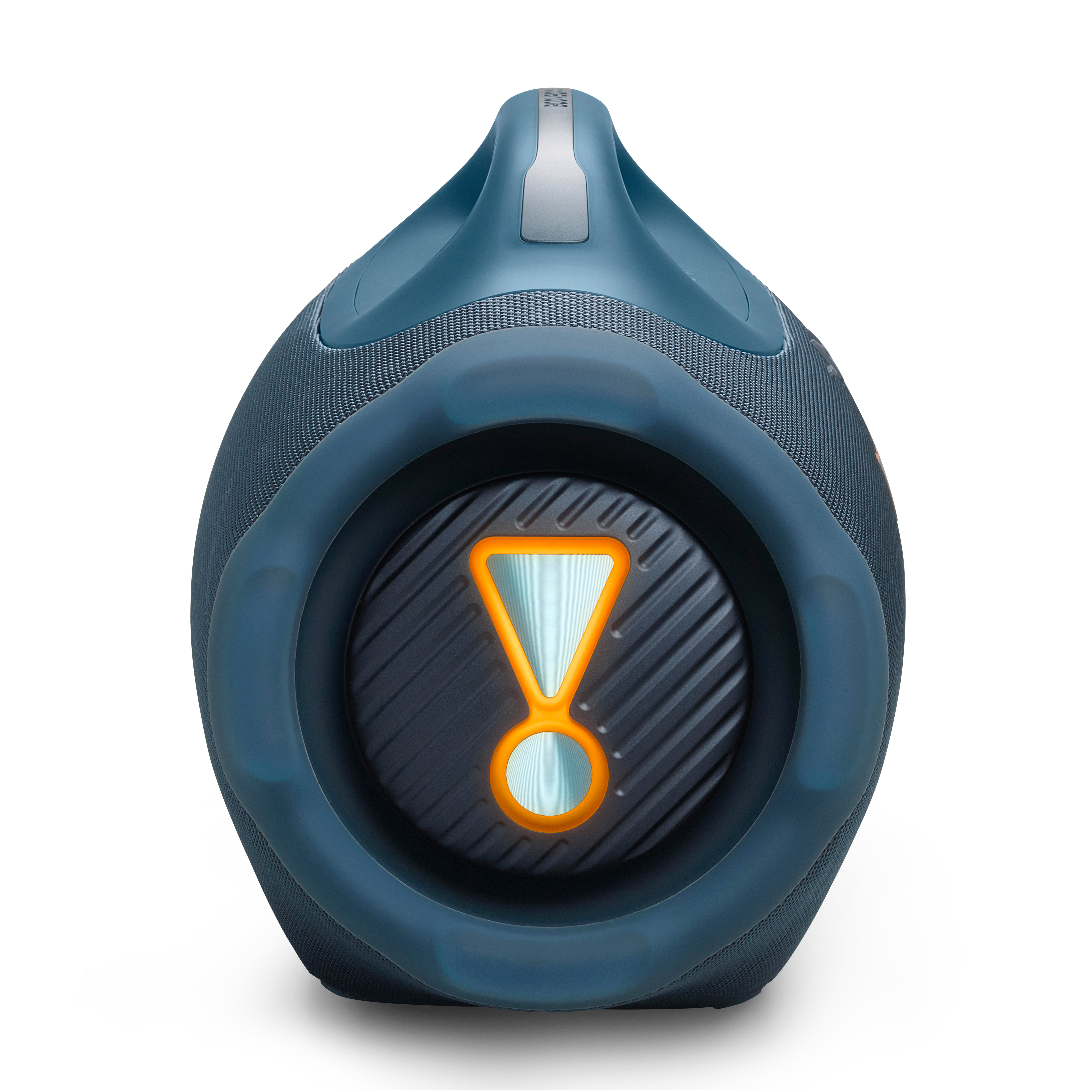 Blauer JBL Boombox-Lautsprecher. Er hat einen Griff oben. Die Mitte hat ein großes oranges Ausrufezeichen.