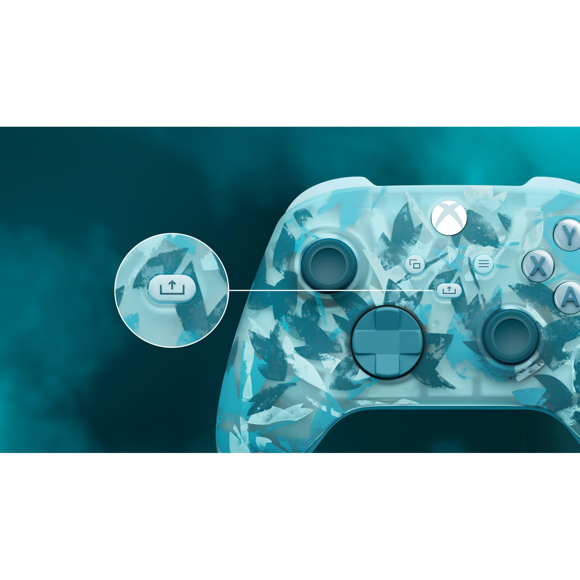 Xbox-Controller mit hellblauem, blattartigem Design. Upload-Taste und andere Bedienelemente sind sichtbar. Türkisfarbener Hintergrund.