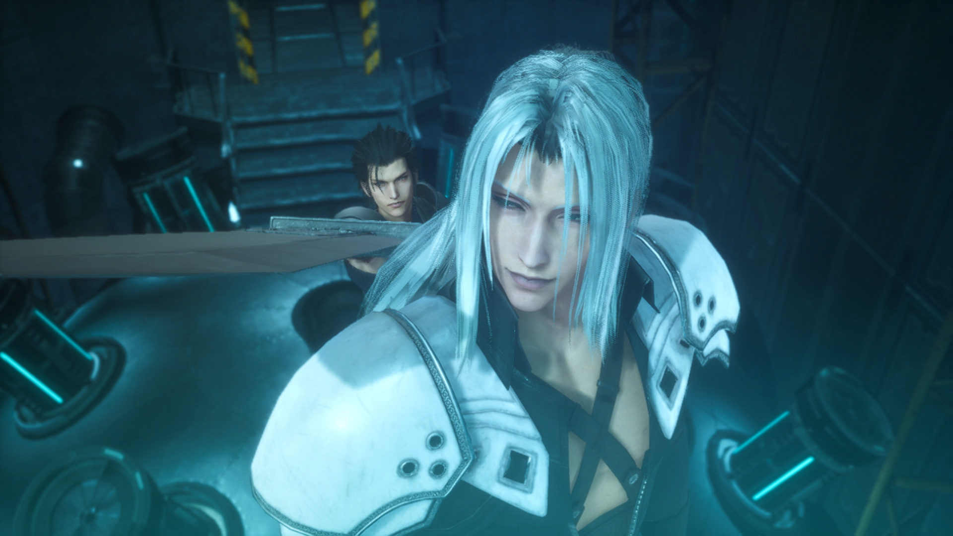 Sephiroth con pelo largo plateado y un hombre vestido de negro detrás de él. Ambiente futurista, con luces azules.