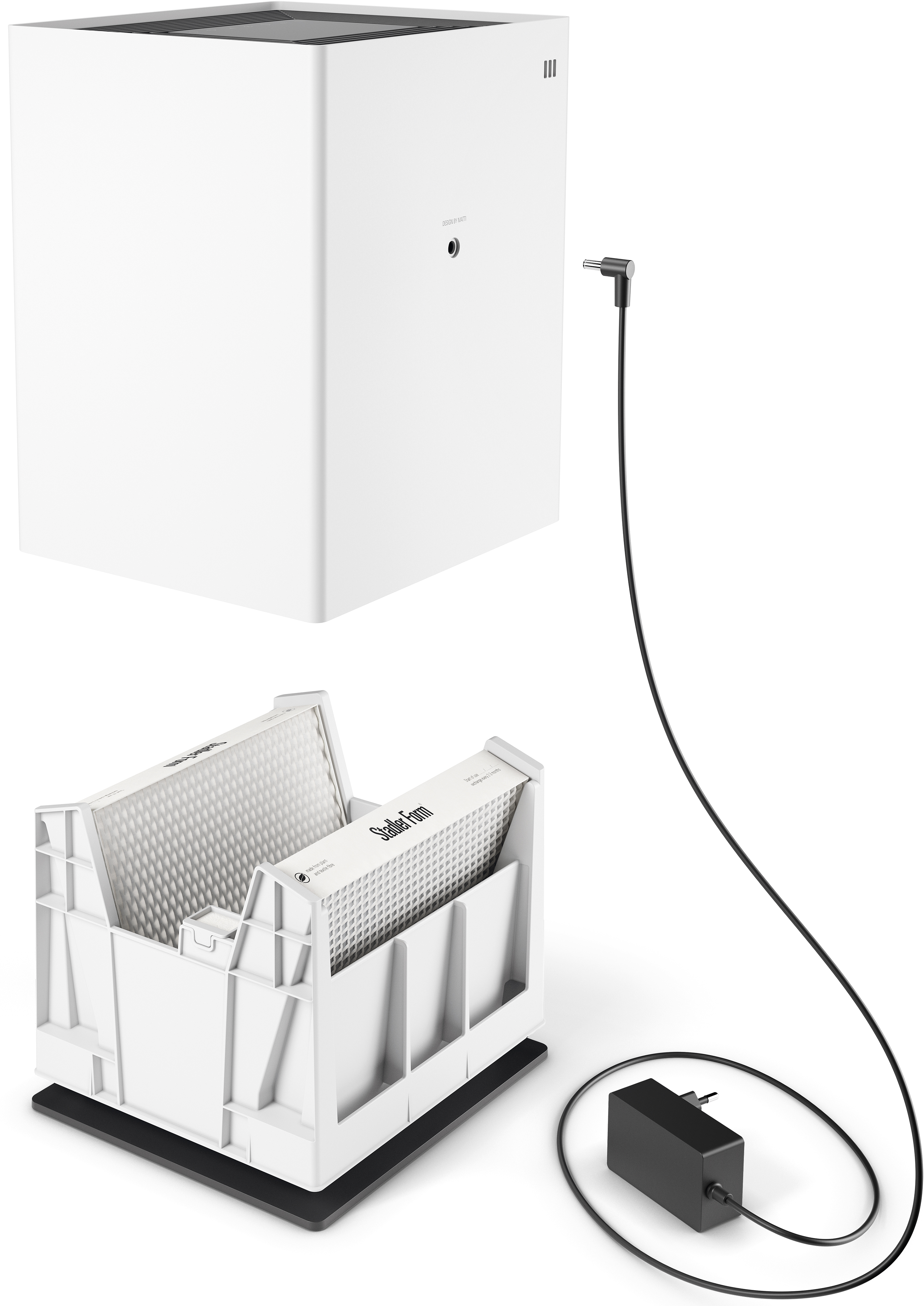 Purificatore d'aria bianco, filtro, adattatore di alimentazione e cavo nero. Il purificatore ha un filtro e una presa d'aria superiore.