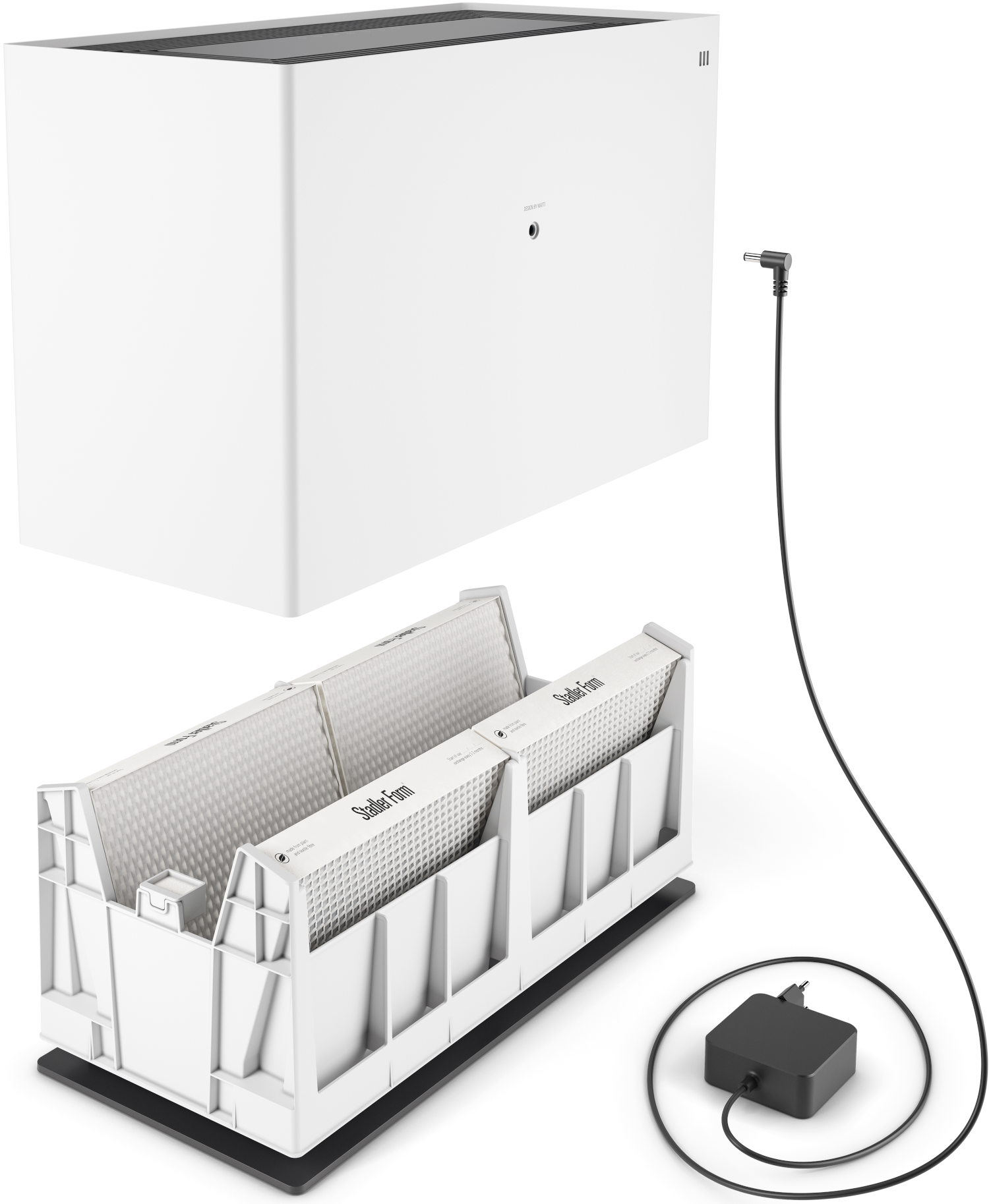 Purificatore d'aria bianco con filtro, adattatore di alimentazione nero e cavo nero. Il purificatore ha un filtro.