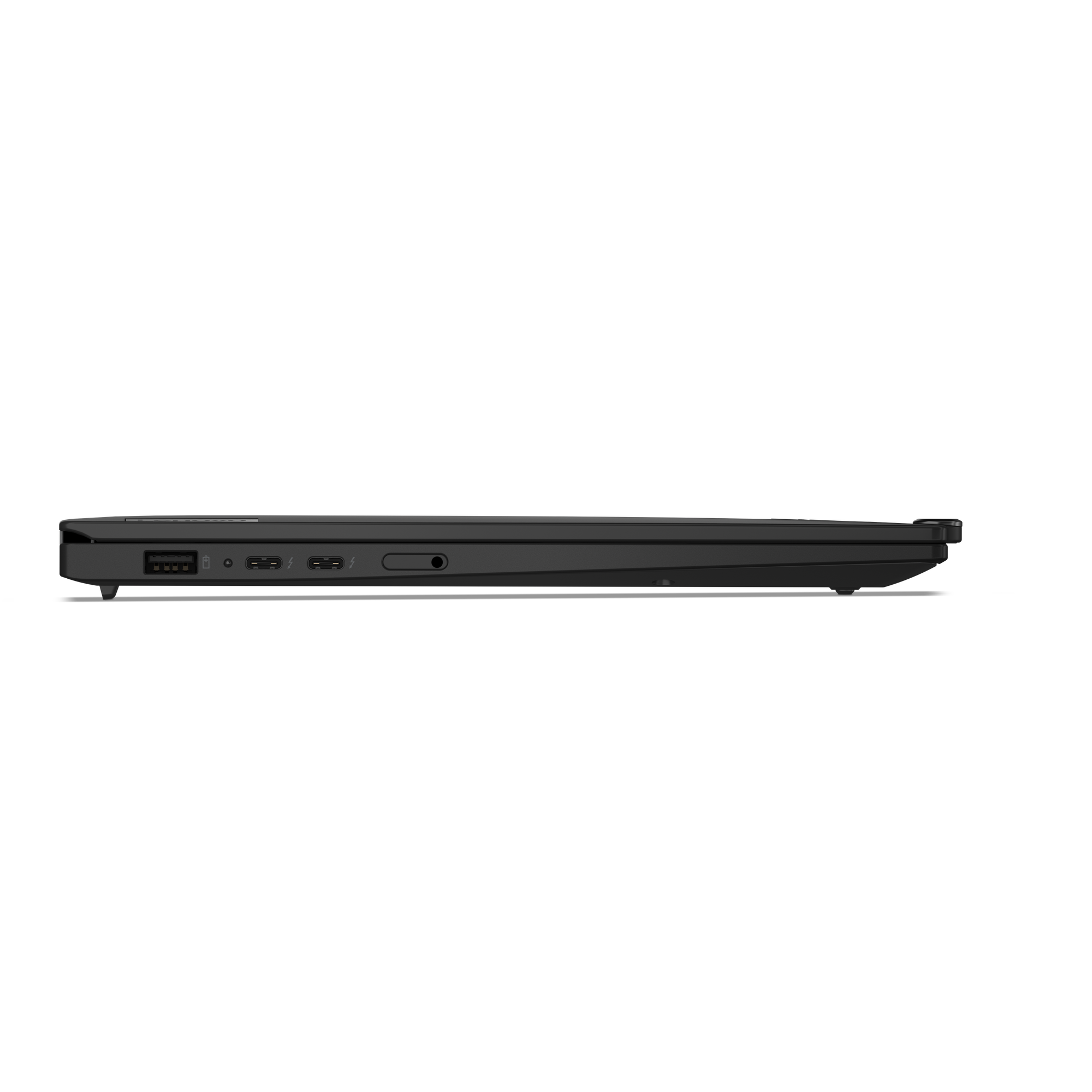 Seitenansicht eines schwarzen Laptops. Sichtbare Anschlüsse sind USB, Laden und Audio. Der Laptop befindet sich vor weißem Hintergrund.