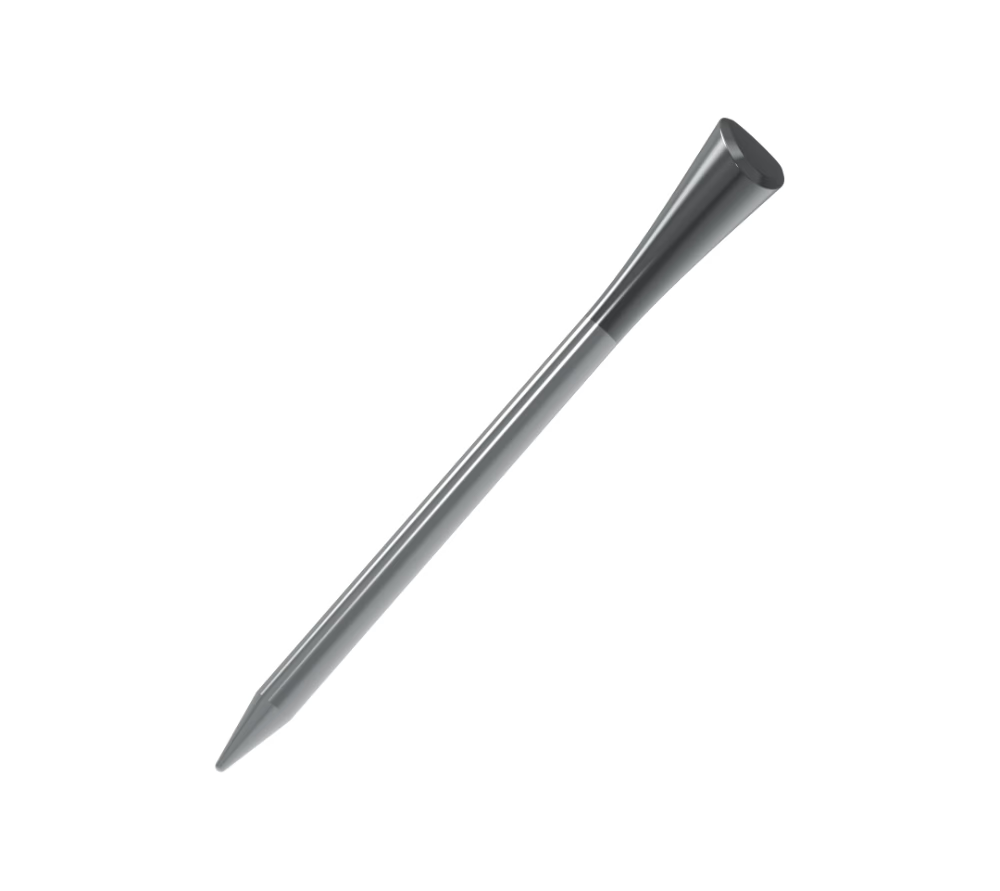 Egy fémes szürke golfütő egy fehér háttér előtt. Az ütő ferde, hegyes véggel és szélesebb, lapos tetejével.