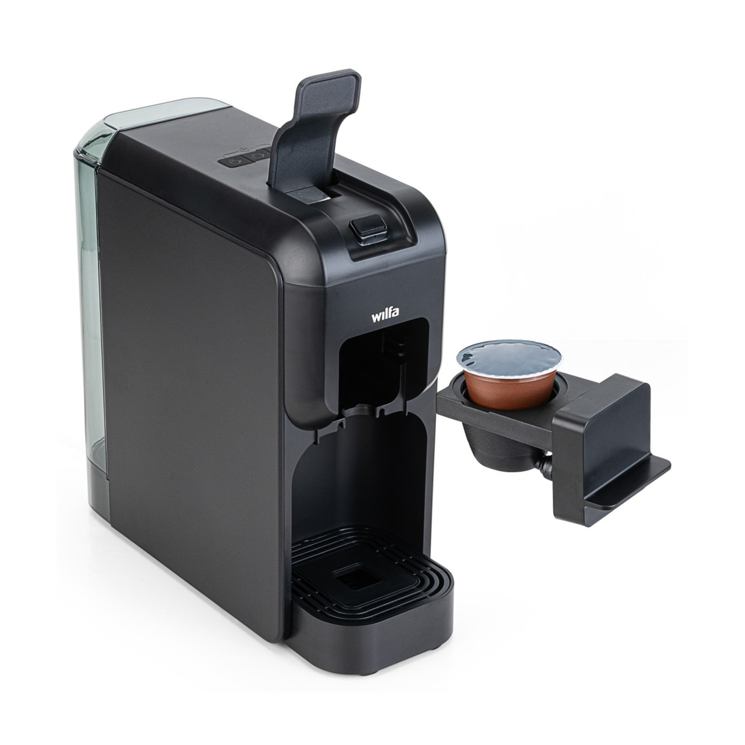 Macchina da caffè Wilfa nera con una capsula in un supporto, serbatoio dell'acqua a sinistra. La macchina è su sfondo bianco.