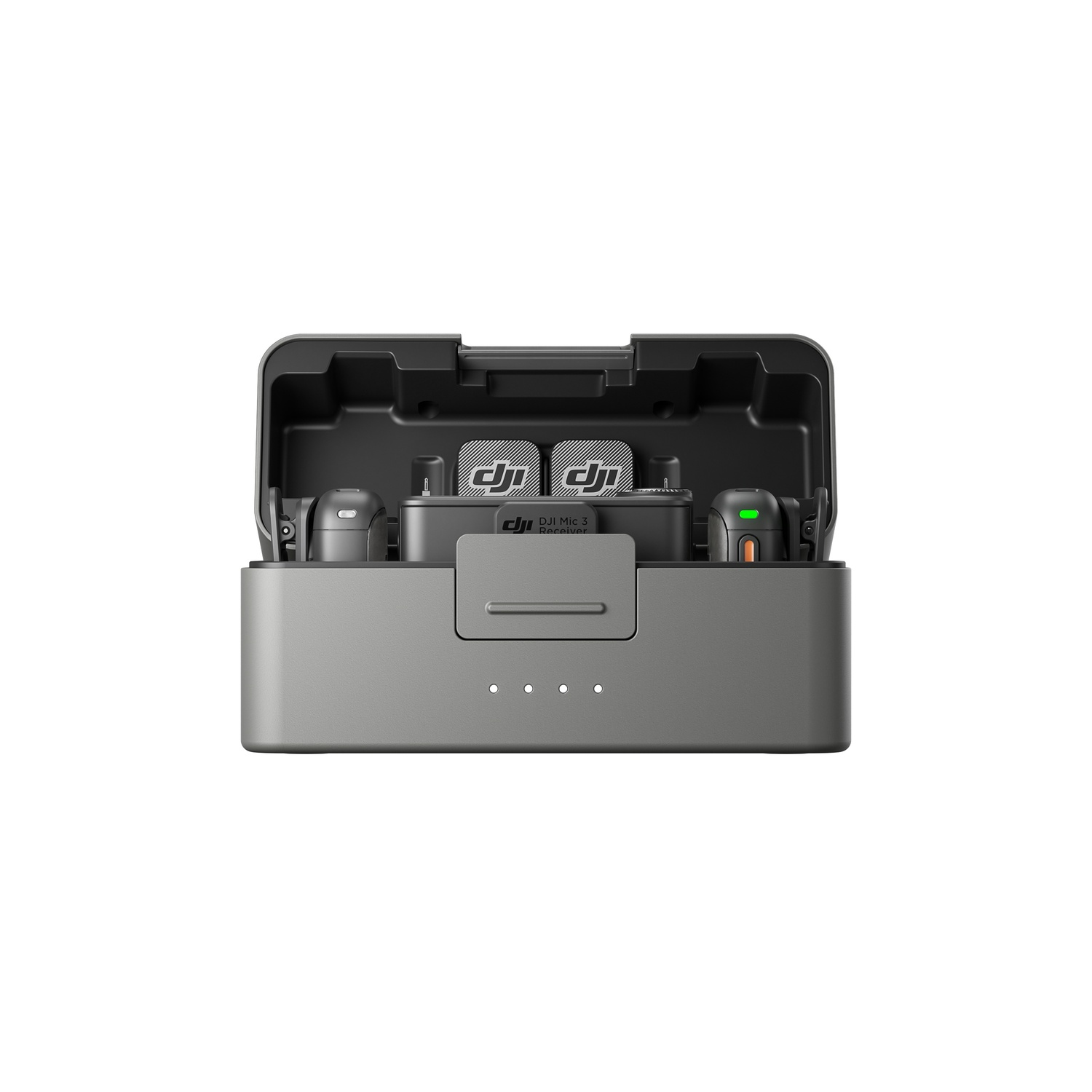 Custodia di ricarica DJI Mic 3 aperta, che mostra microfoni e ricevitore. Custodia grigia con interno nero. Luci verdi e arancioni.