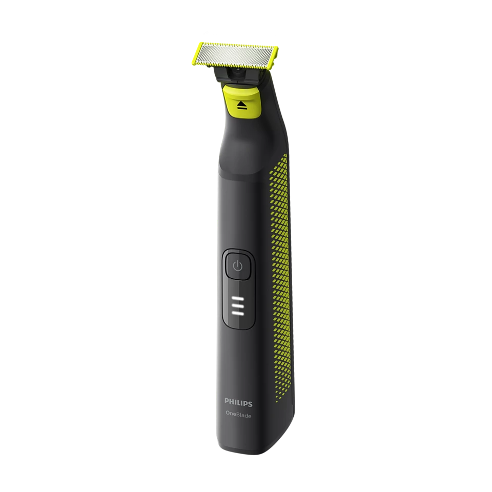 Egy fekete-sárga Philips OneBlade elektromos borotva fekete háttéren. A borotva függőleges, a pengét és a bekapcsológombot mutatja.
