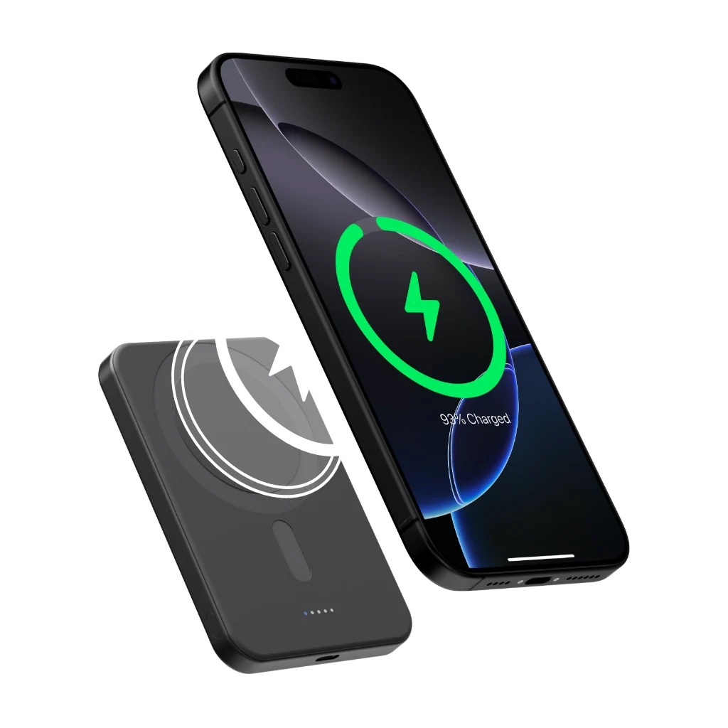 Fekete telefon vezeték nélkül töltődik power bankkal. A telefon 93%-os töltöttséget mutat. Animált fehér nyilak jelzik az energiátvitelt.