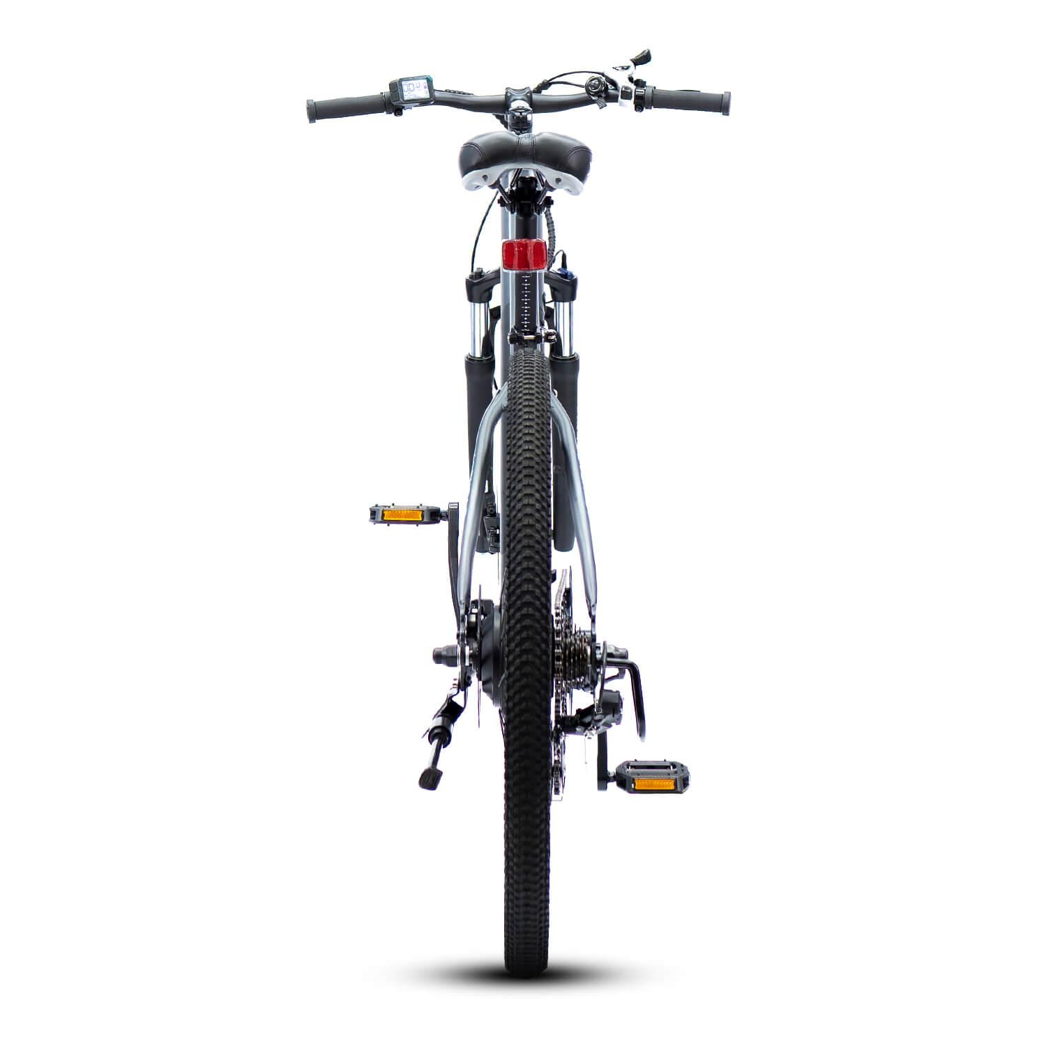 Una bicicleta eléctrica negra y plateada, vista de frente. Se ven el manillar, el asiento y los neumáticos sobre un fondo blanco.