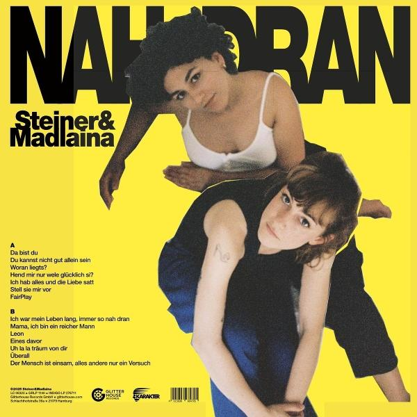 Albumcover mit zwei Frauen auf gelbem Hintergrund. Eine Frau oben, die andere unten. Text: 'NAH DRAN' und Künstlername.