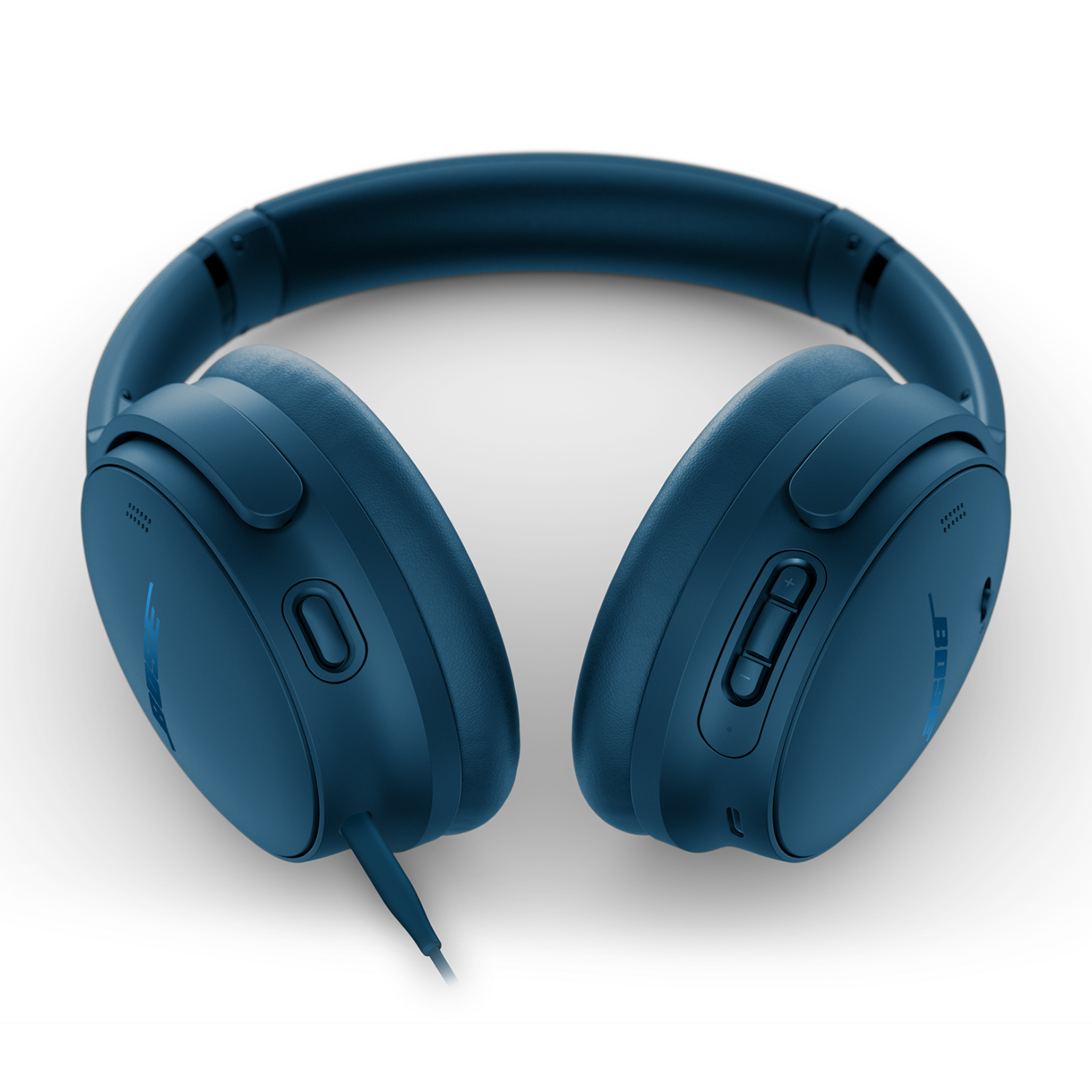 Cuffie Bose blu su sfondo bianco. Le cuffie sono centrate e angolate, mostrando chiaramente i padiglioni e l'archetto.