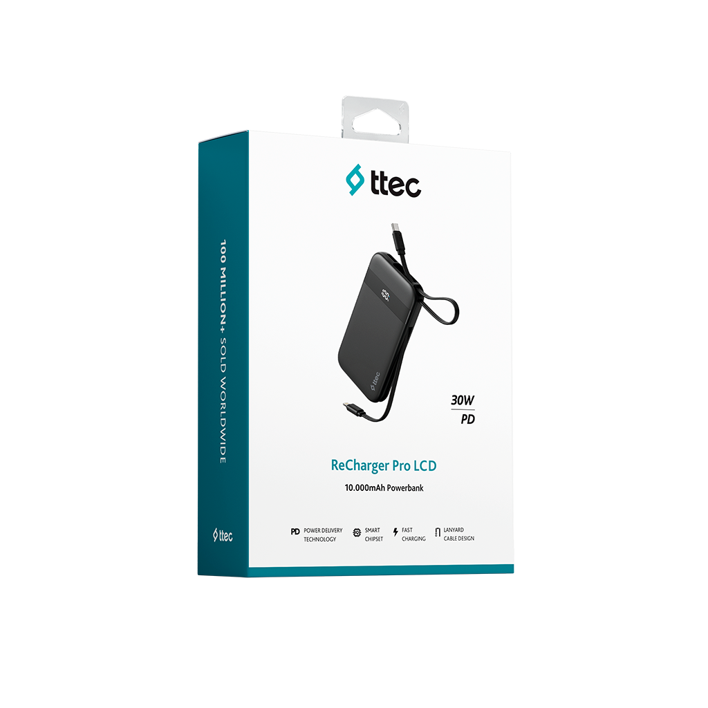 Bir ürün kutusu, kablolu siyah bir powerbank gösteriyor. Metin, 'ttec' markasını, 'ReCharger Pro LCD'yi ve 30W PD gibi özellikleri içerir.