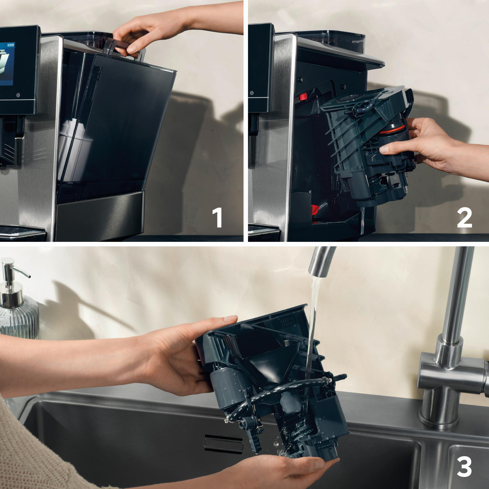 Schritte zur Reinigung einer Kaffeemaschine. Eine Hand entfernt den Wassertank, dann die Brühgruppe und spült sie unter einem Wasserhahn aus.