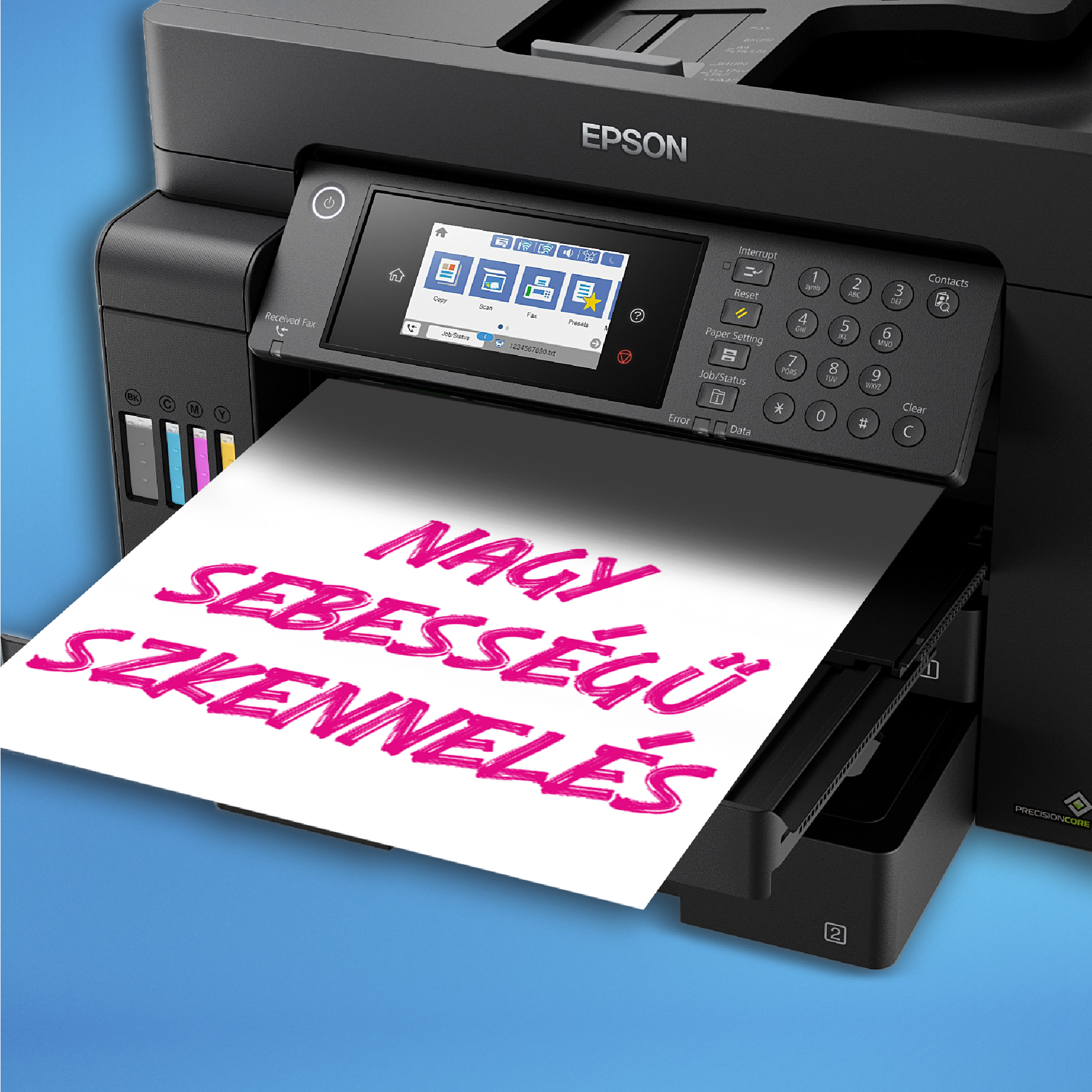 Egy Epson nyomtató rózsaszín magyar szöveggel nyomtat. A nyomtató képernyője ikonokat jelenít meg. A háttér egy kék fal.