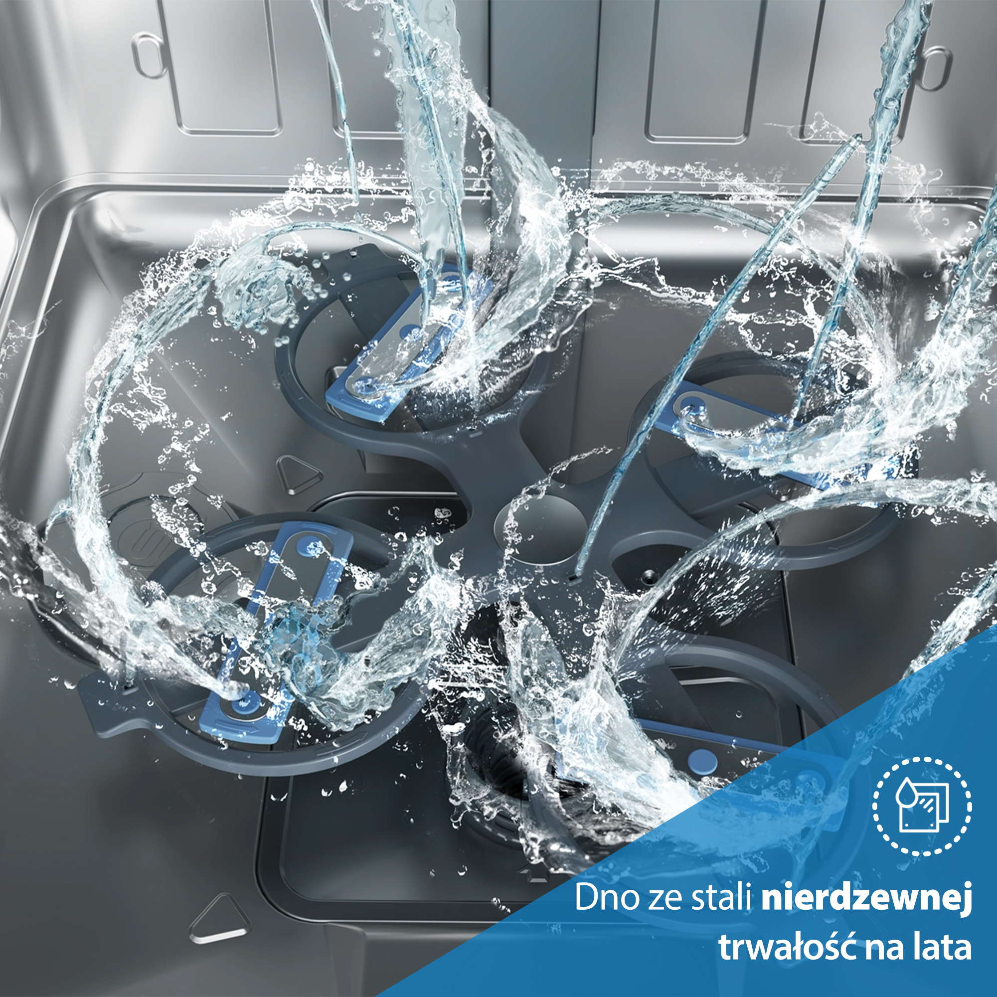 W zmywarce woda tryska z obracającego się ramienia. Obraz pokazuje ruch wody, szary metal i niebieskie akcenty.