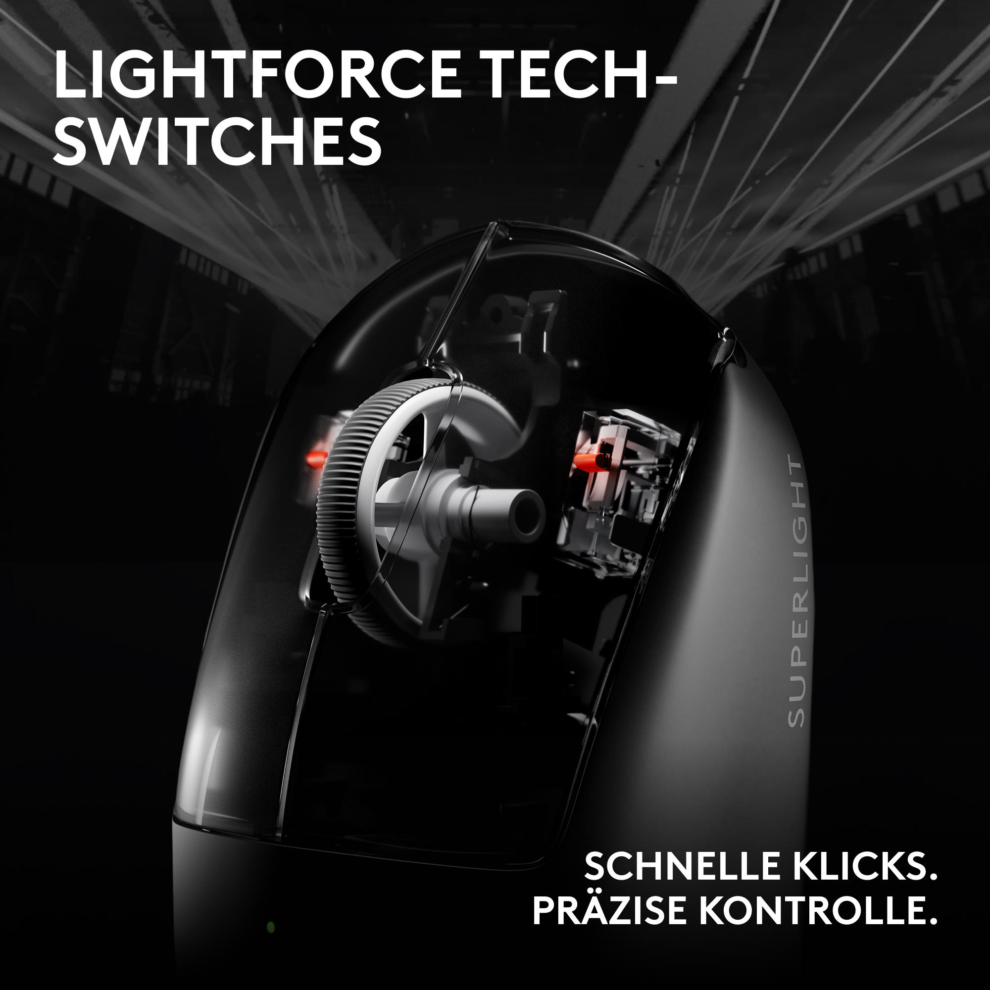 Nahaufnahme einer schwarzen Maus mit sichtbaren internen Komponenten. Text lautet 'LIGHTFORCE TECH-SWITCHES' und 'SCHNELLE KLICKS. PRÄZISE KONTROLLE'.